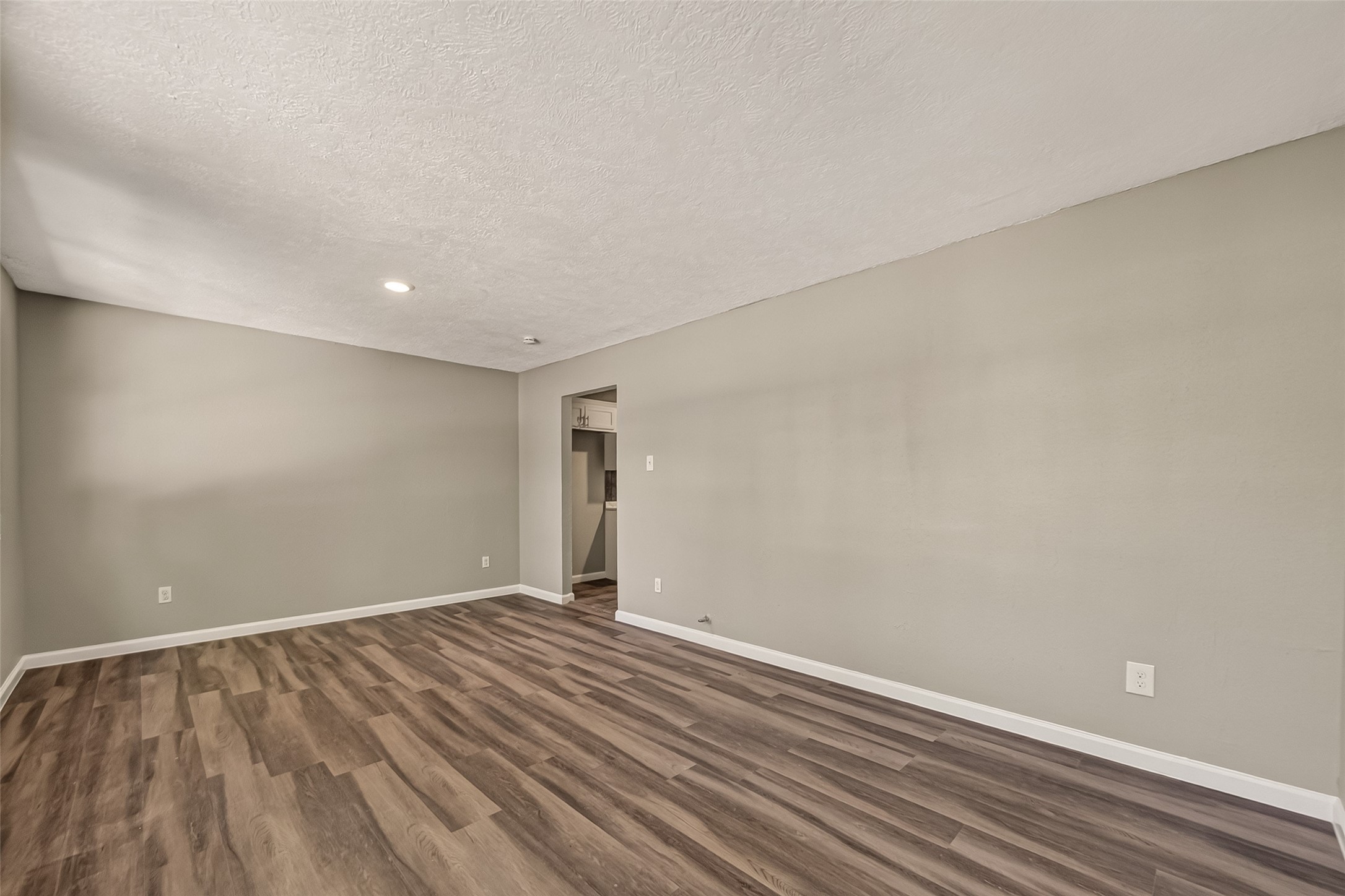 1089 Conklin Street Property Photo 6