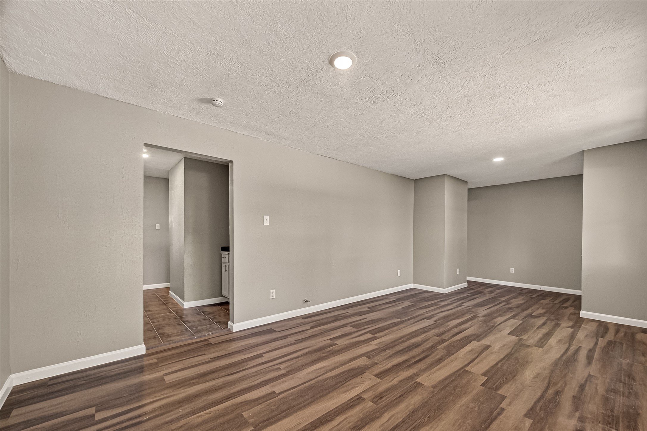 1089 Conklin Street Property Photo 7