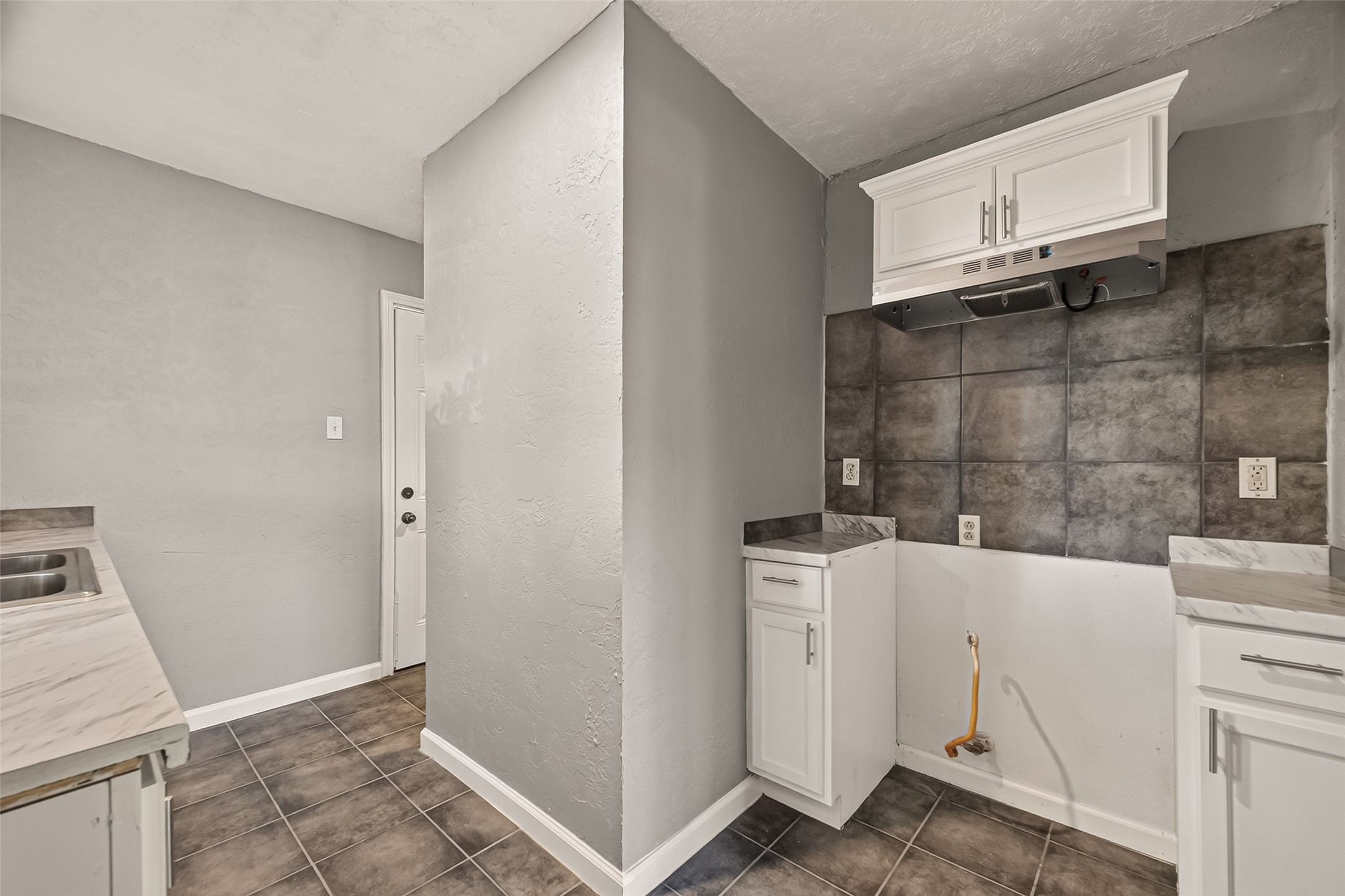1089 Conklin Street Property Photo 10