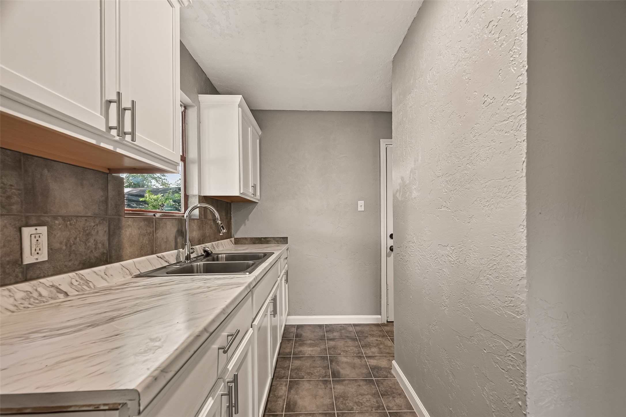 1089 Conklin Street Property Photo 11