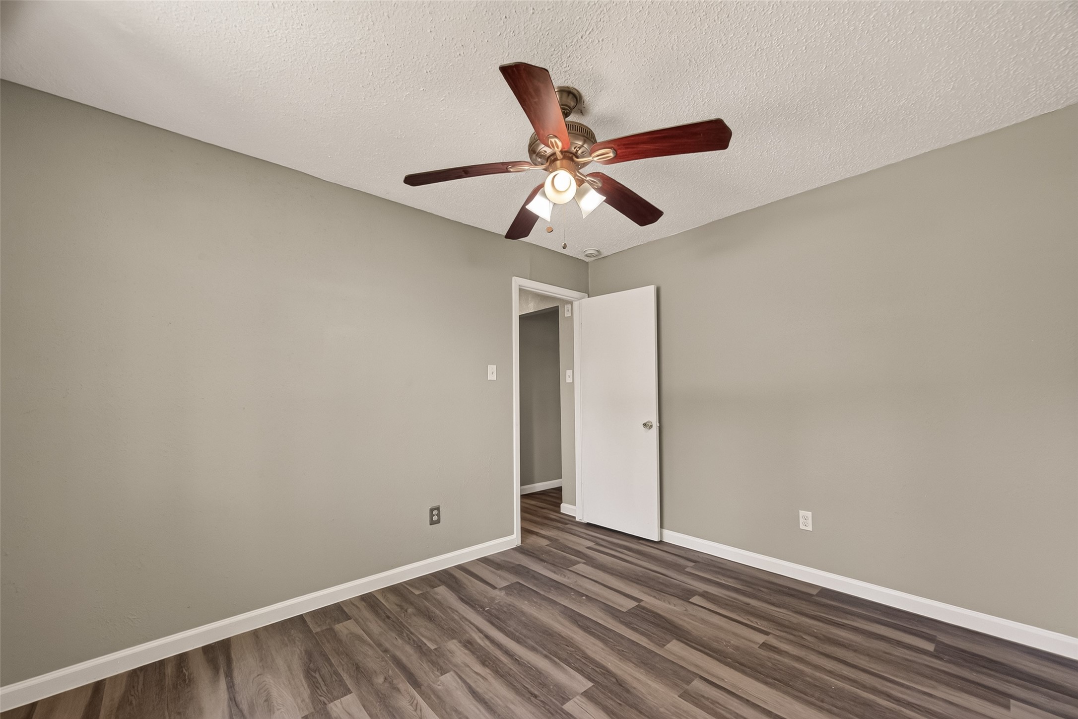1089 Conklin Street Property Photo 13