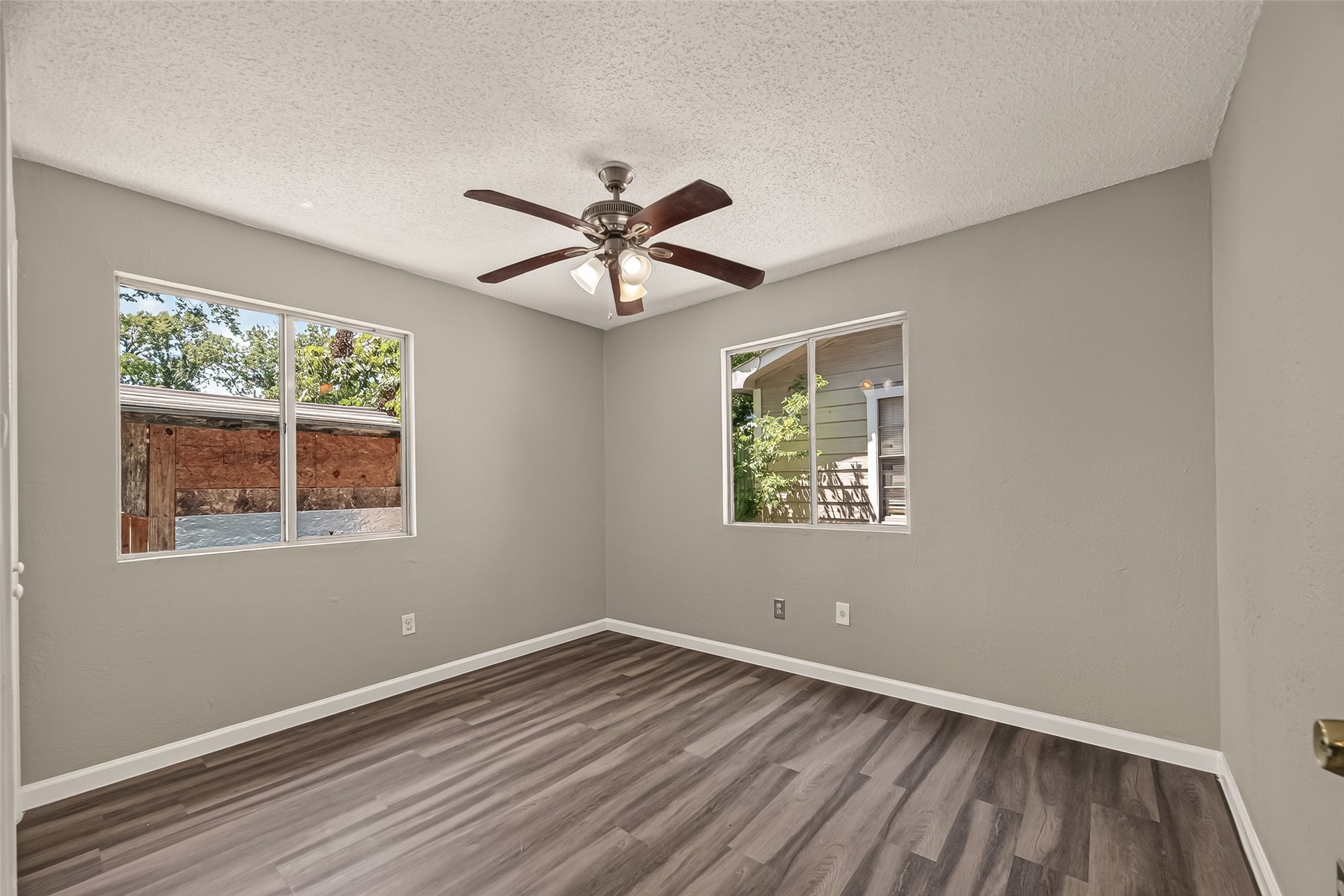 1089 Conklin Street Property Photo 14
