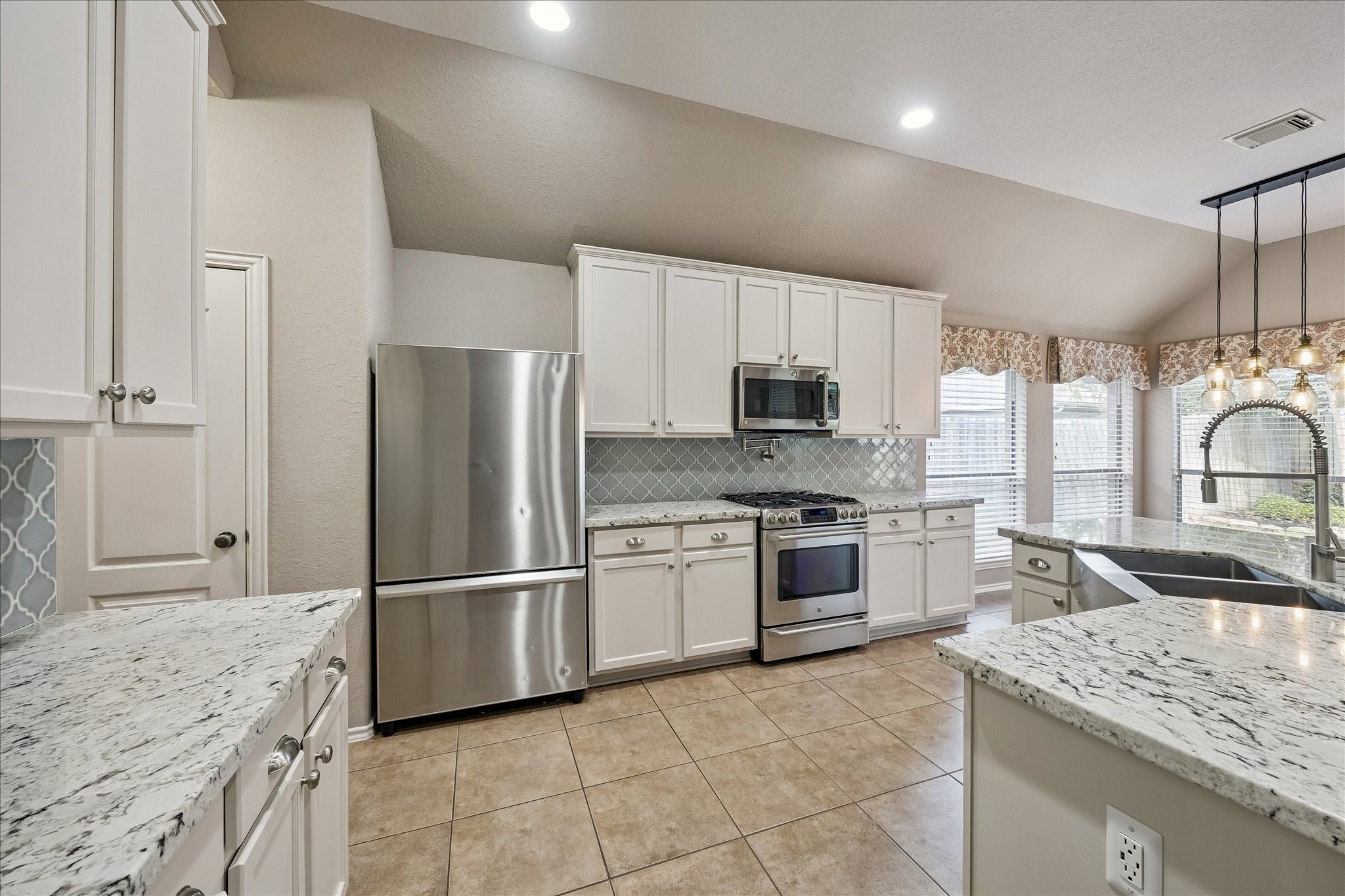 23107 Enchanted Cactus Drive Property Photo 6