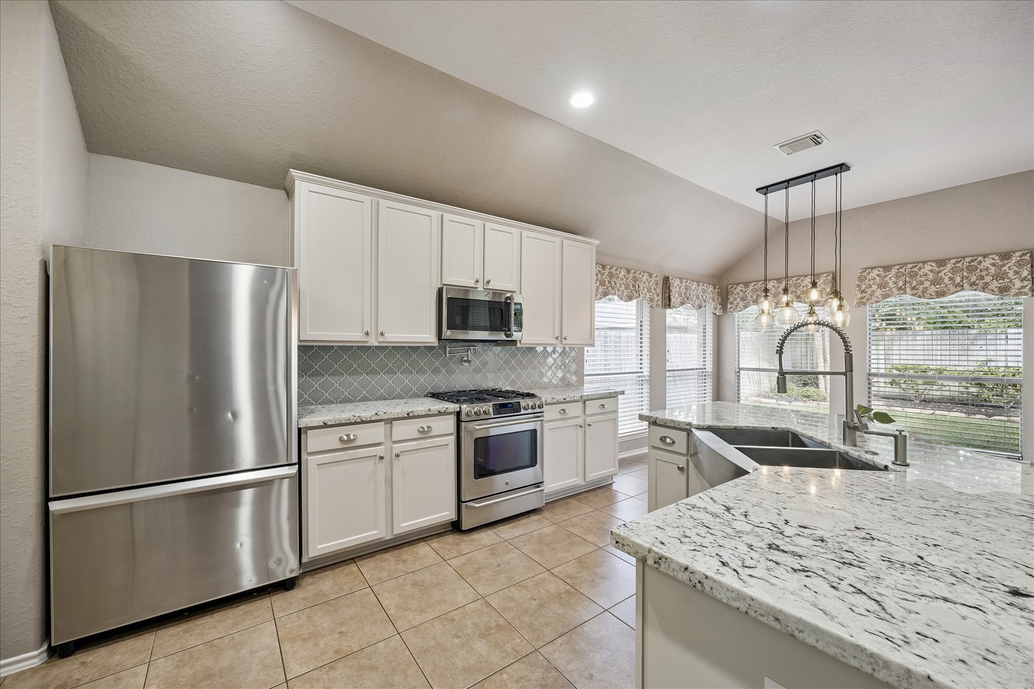 23107 Enchanted Cactus Drive Property Photo 7