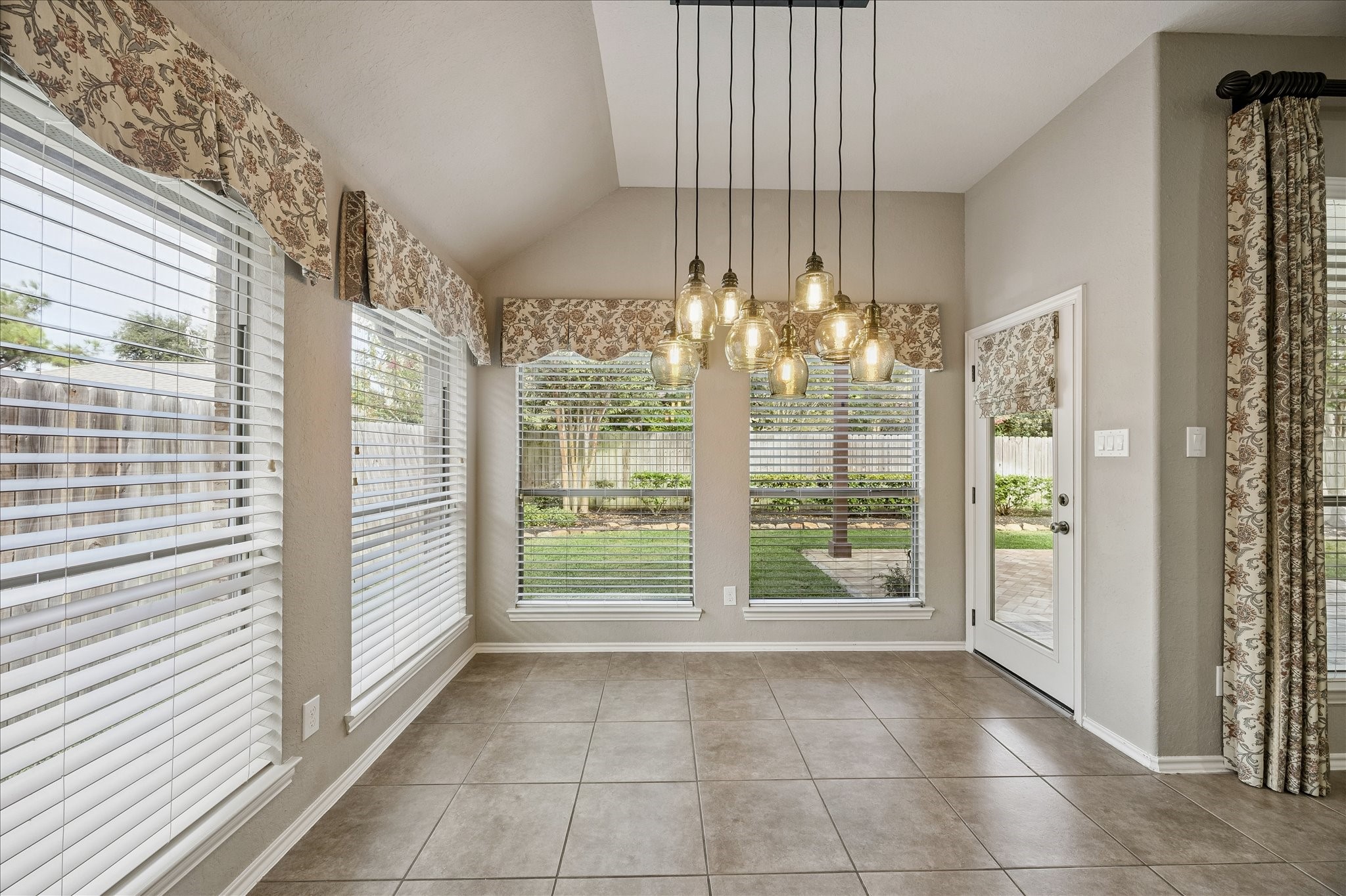 23107 Enchanted Cactus Drive Property Photo 9