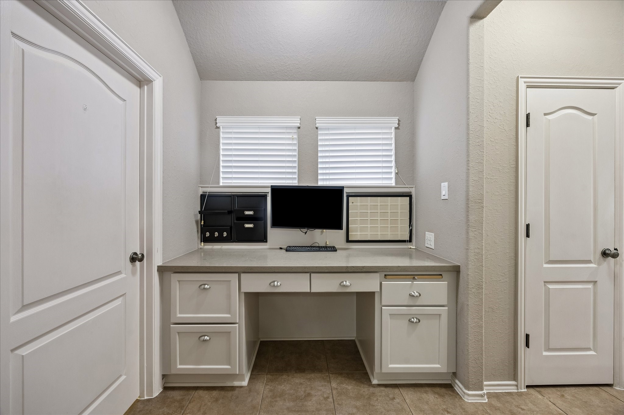 23107 Enchanted Cactus Drive Property Photo 10