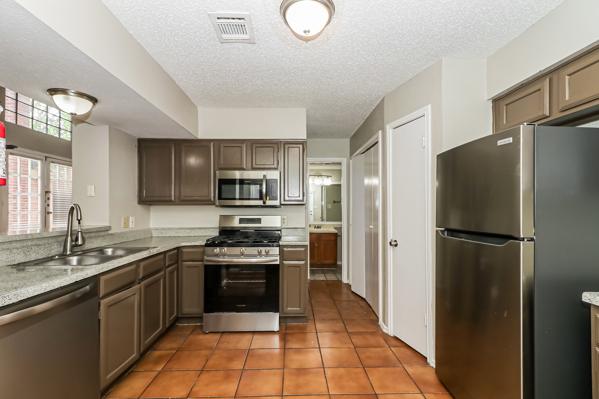 8603 Kinghaven Street Property Photo 7