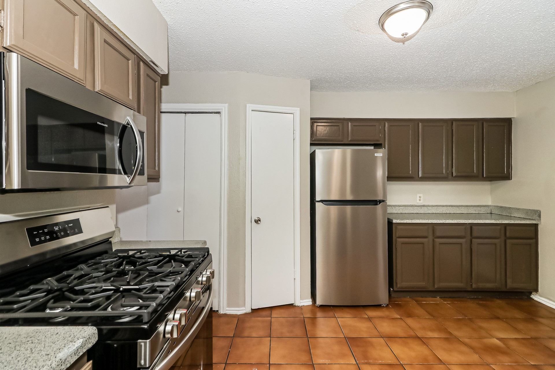 8603 Kinghaven Street Property Photo 8