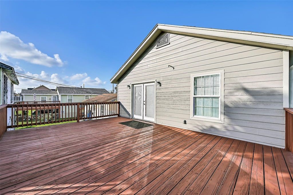 1029 62nd St Street Property Photo 15