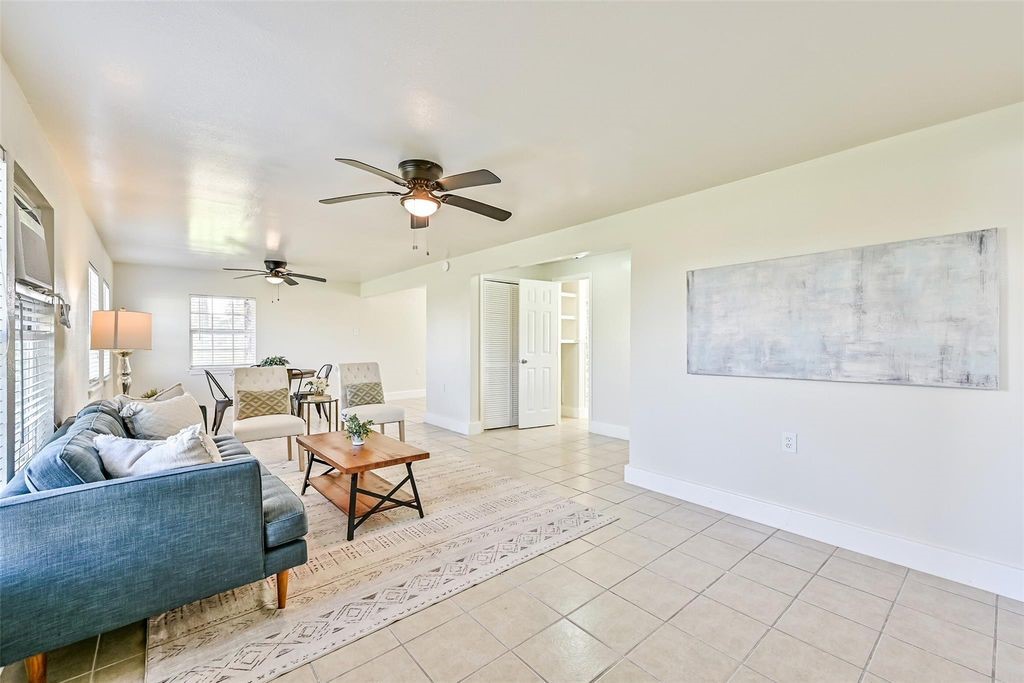 1029 62nd St Street Property Photo 16