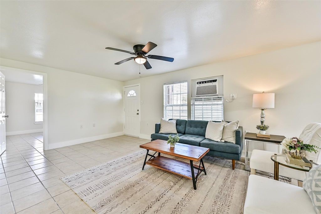 1029 62nd St Street Property Photo 17