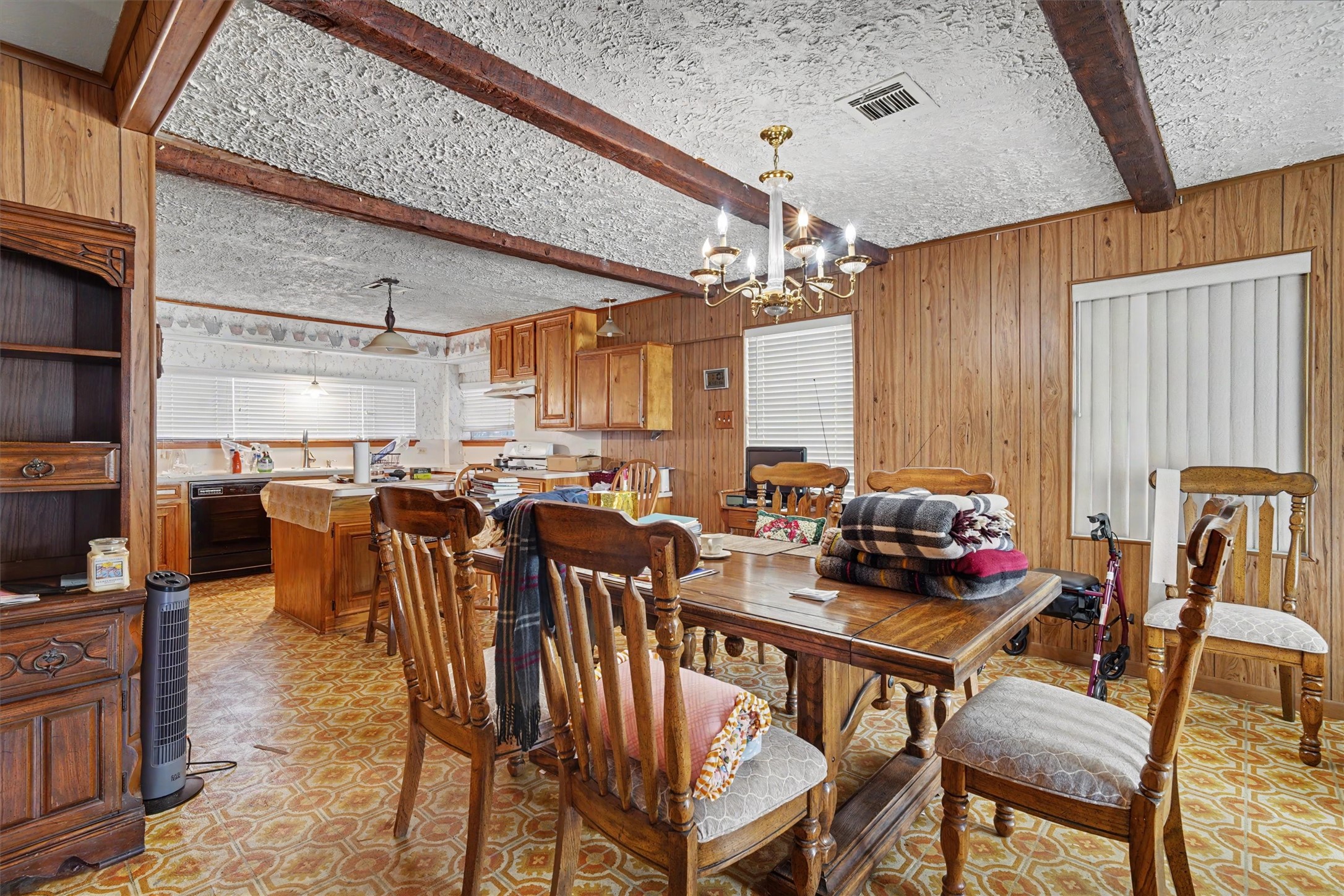 7833 Almeda Genoa Road Property Photo 7