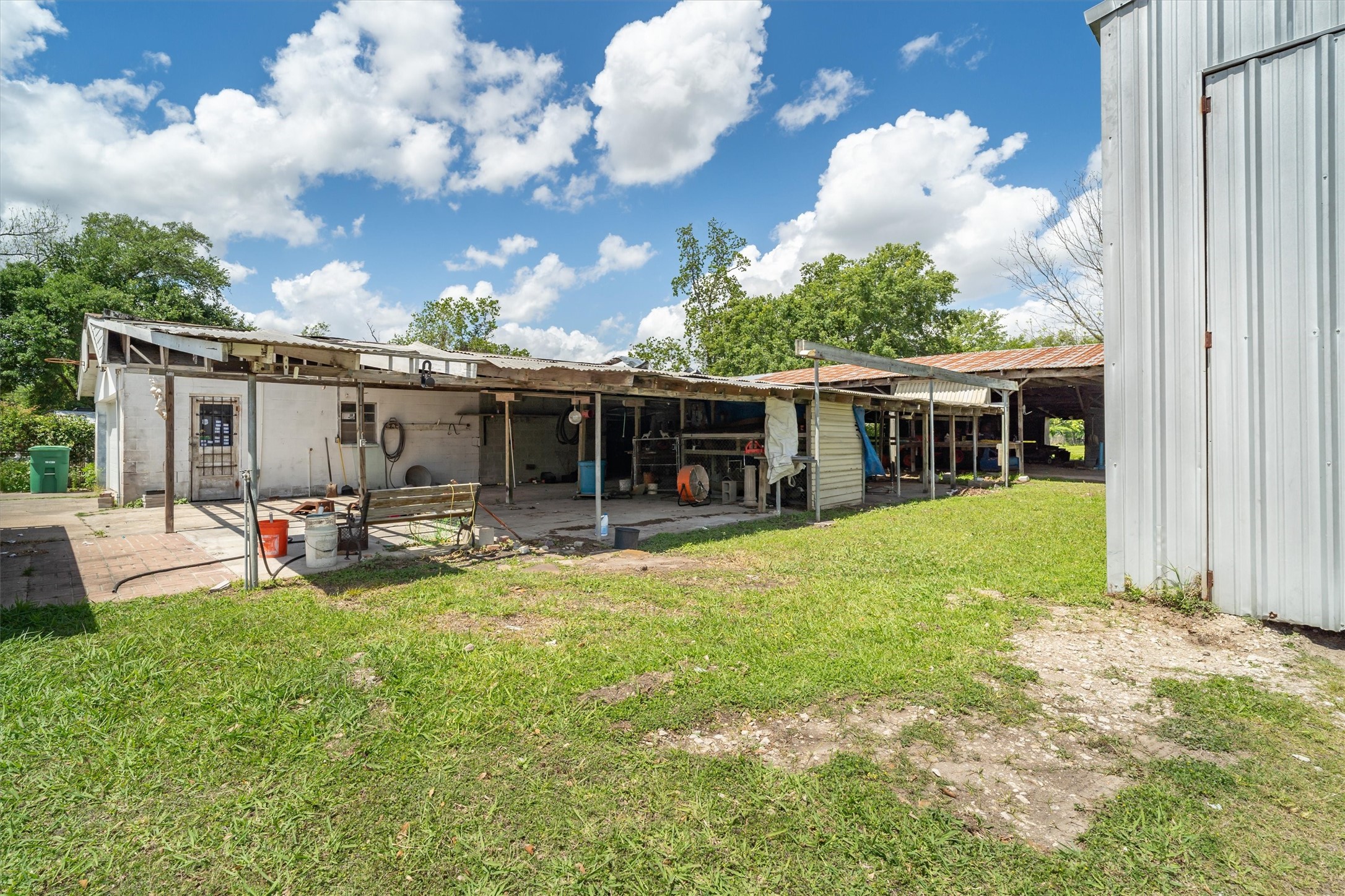 7833 Almeda Genoa Road Property Photo 14