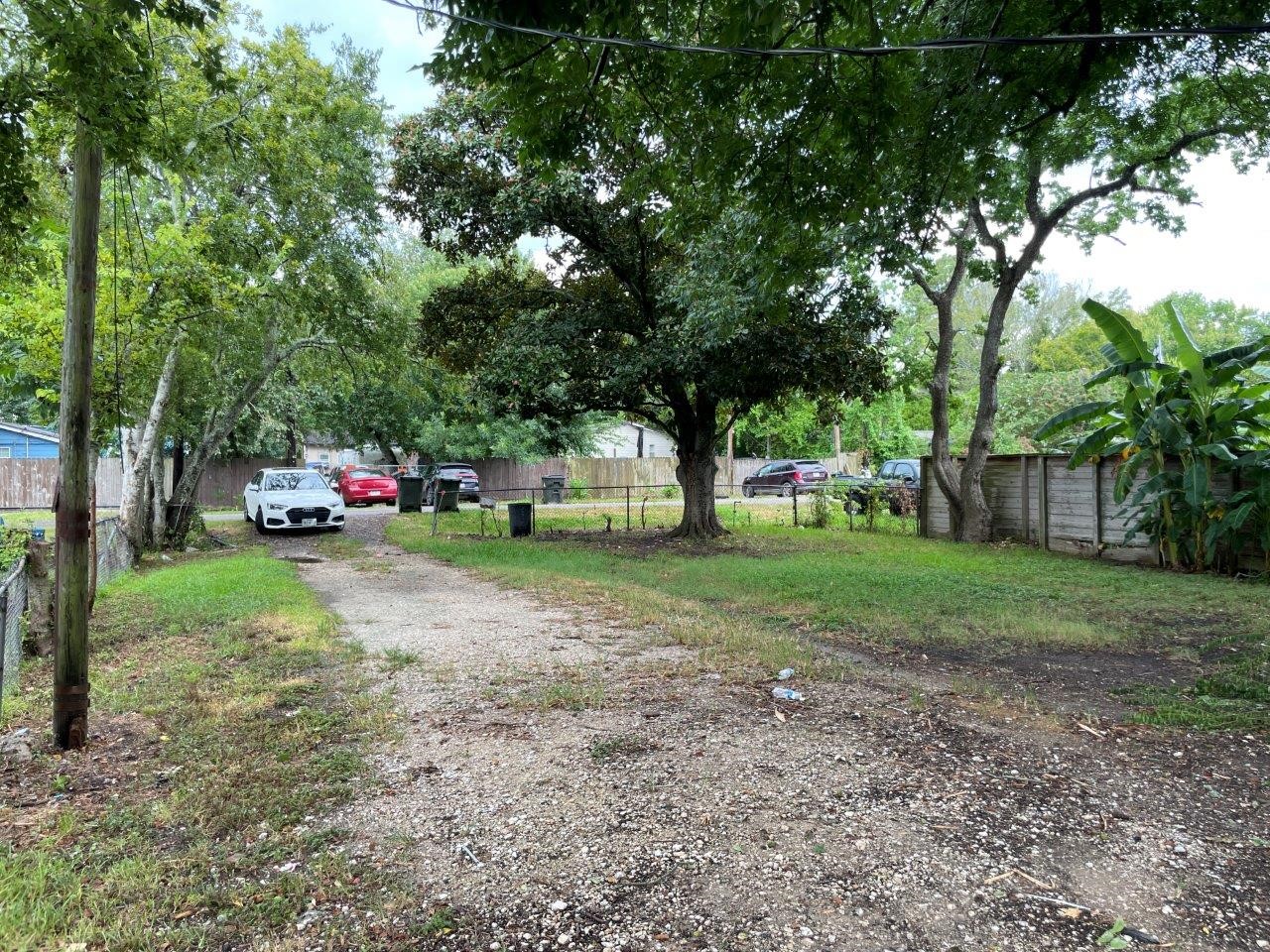 4743 6th Street Property Photo 5