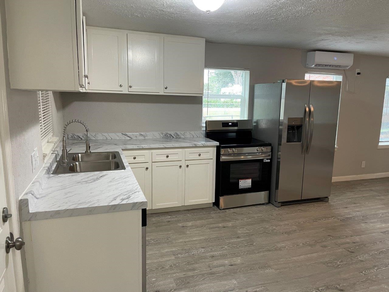 4743 6th Street Property Photo 7