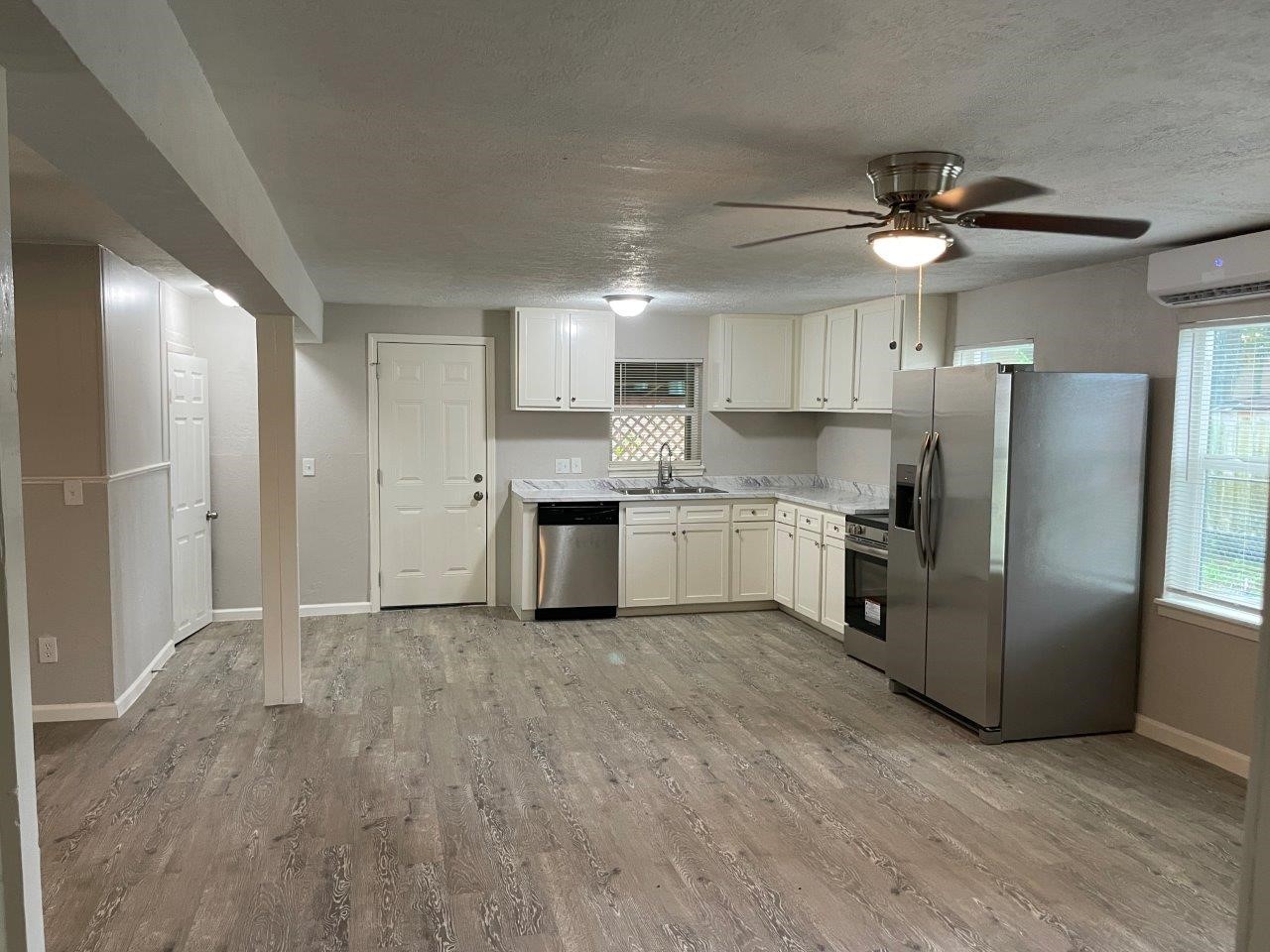 4743 6th Street Property Photo 10