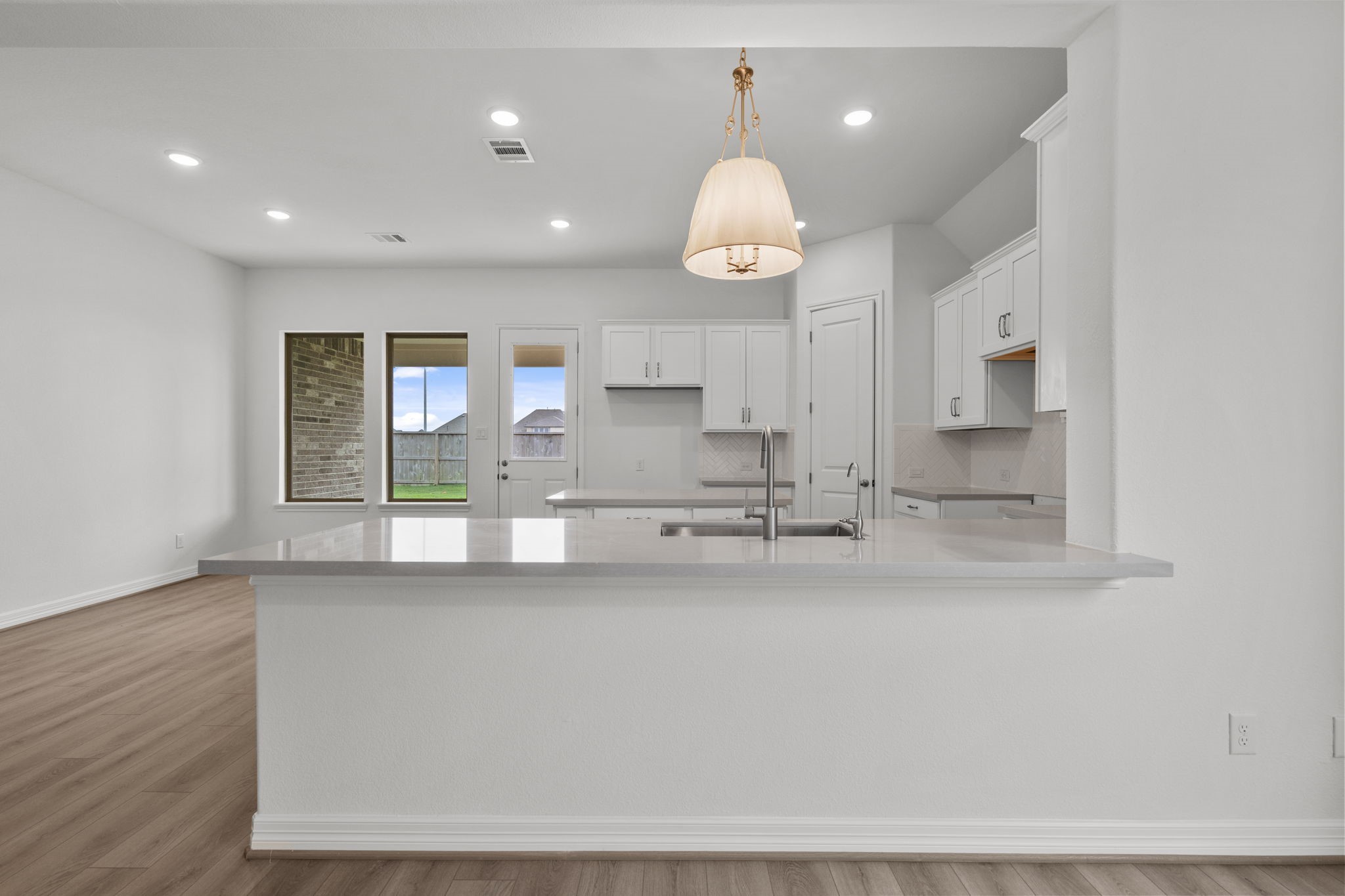 14822 Mission Avenue Property Photo 3