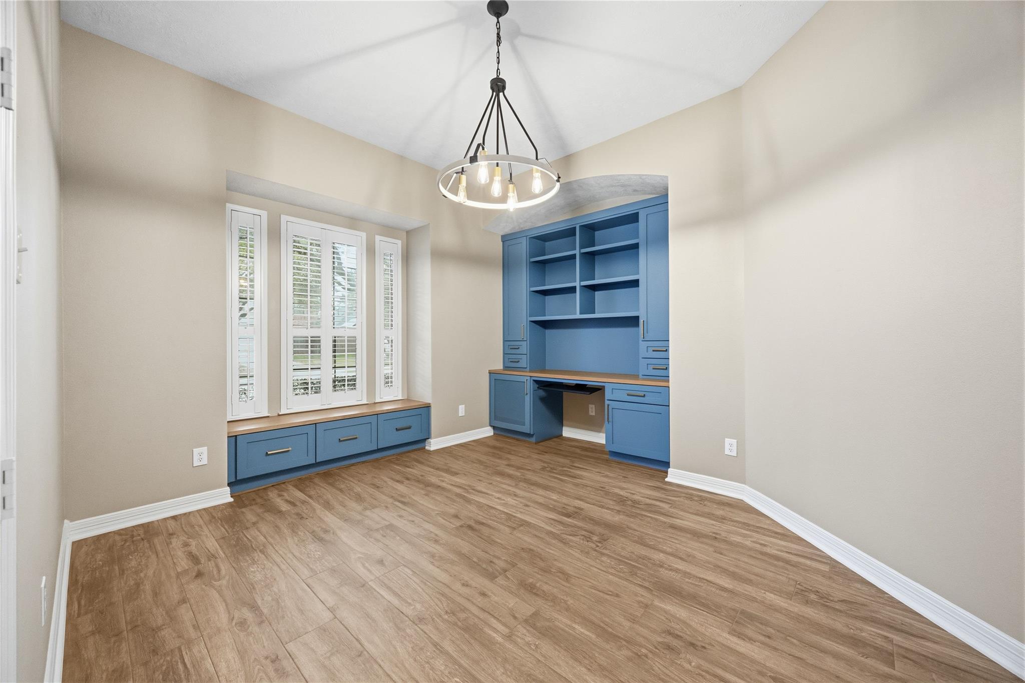 14003 Southern Spring Lane, Houston Tx 77044 Property Photo 4