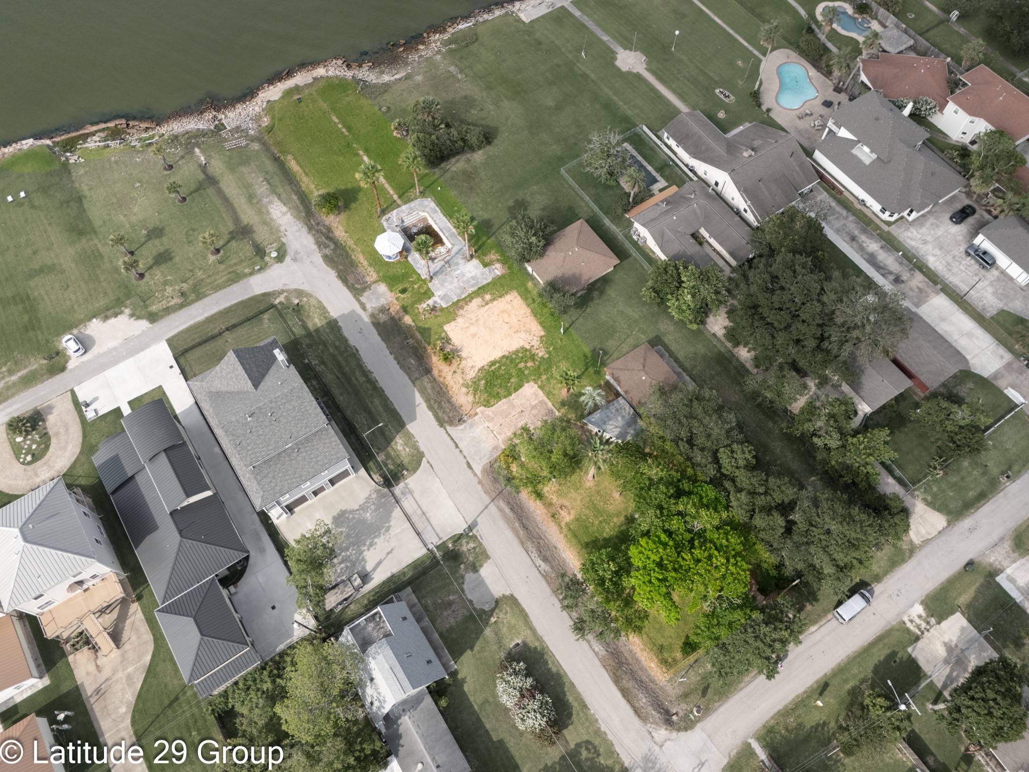 2588 Cliff Drive Property Photo 1