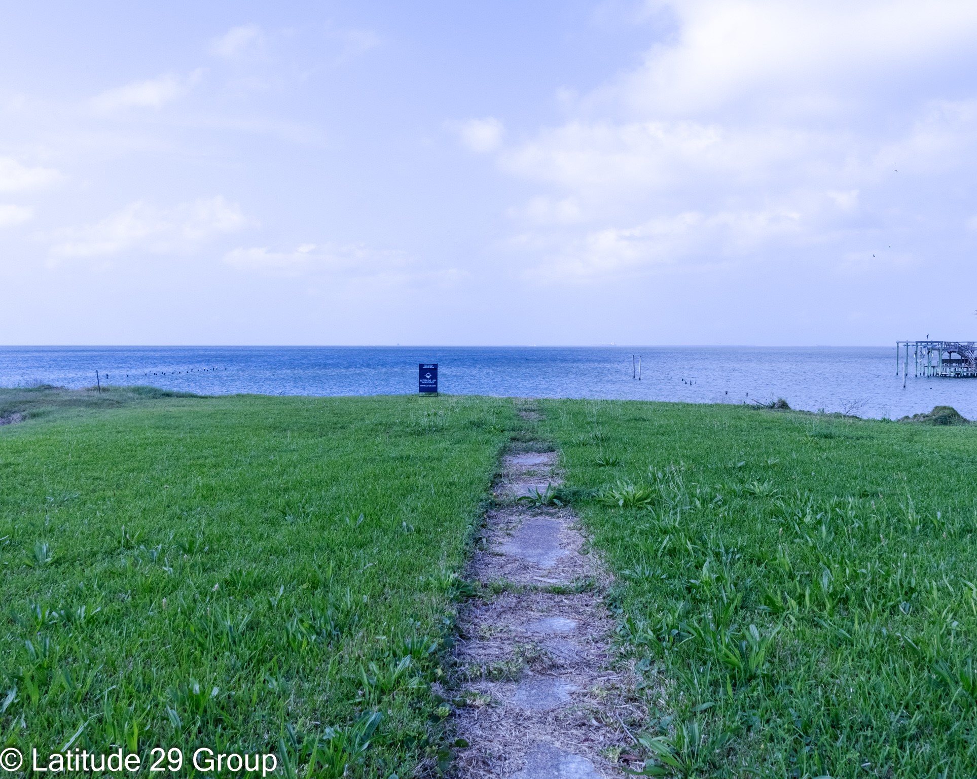 2588 Cliff Drive Property Photo 10