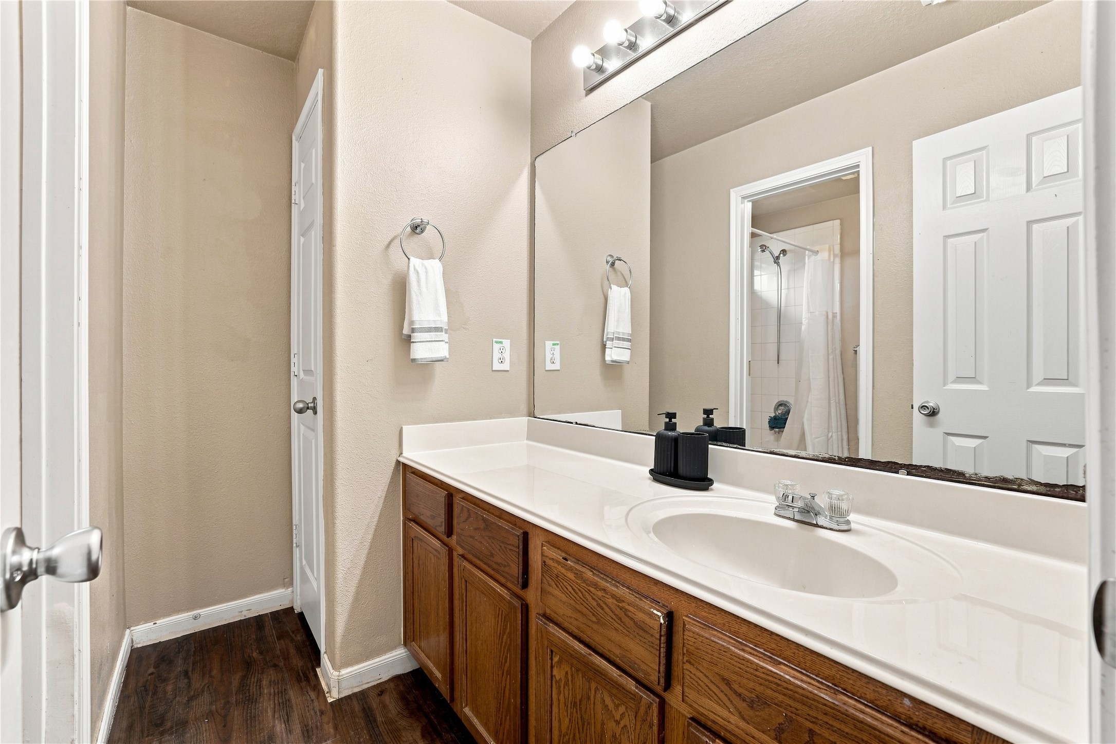 11107 Canyon Crossing Lane Property Photo 13