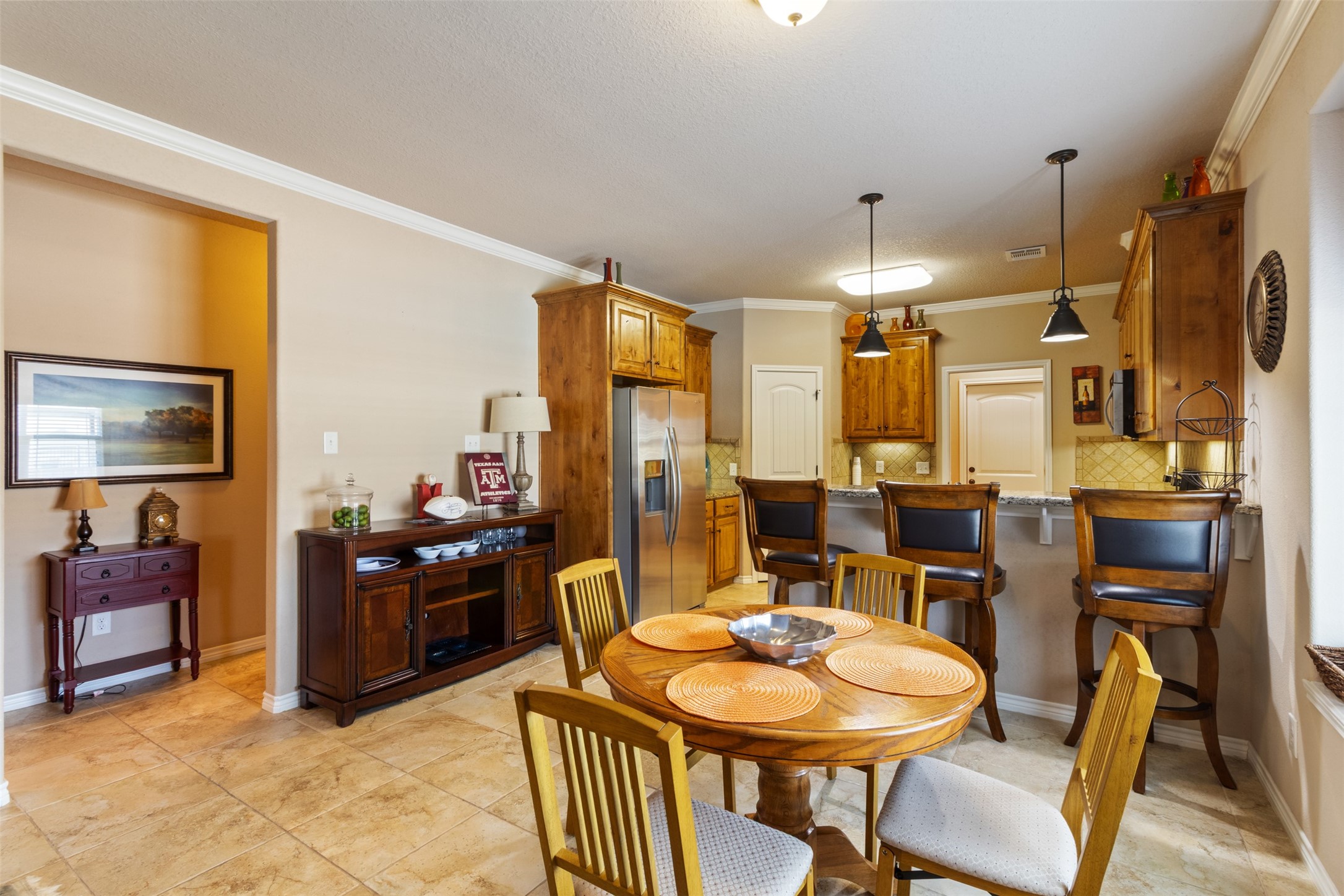 3813 Silverthorne Lane Property Photo 7