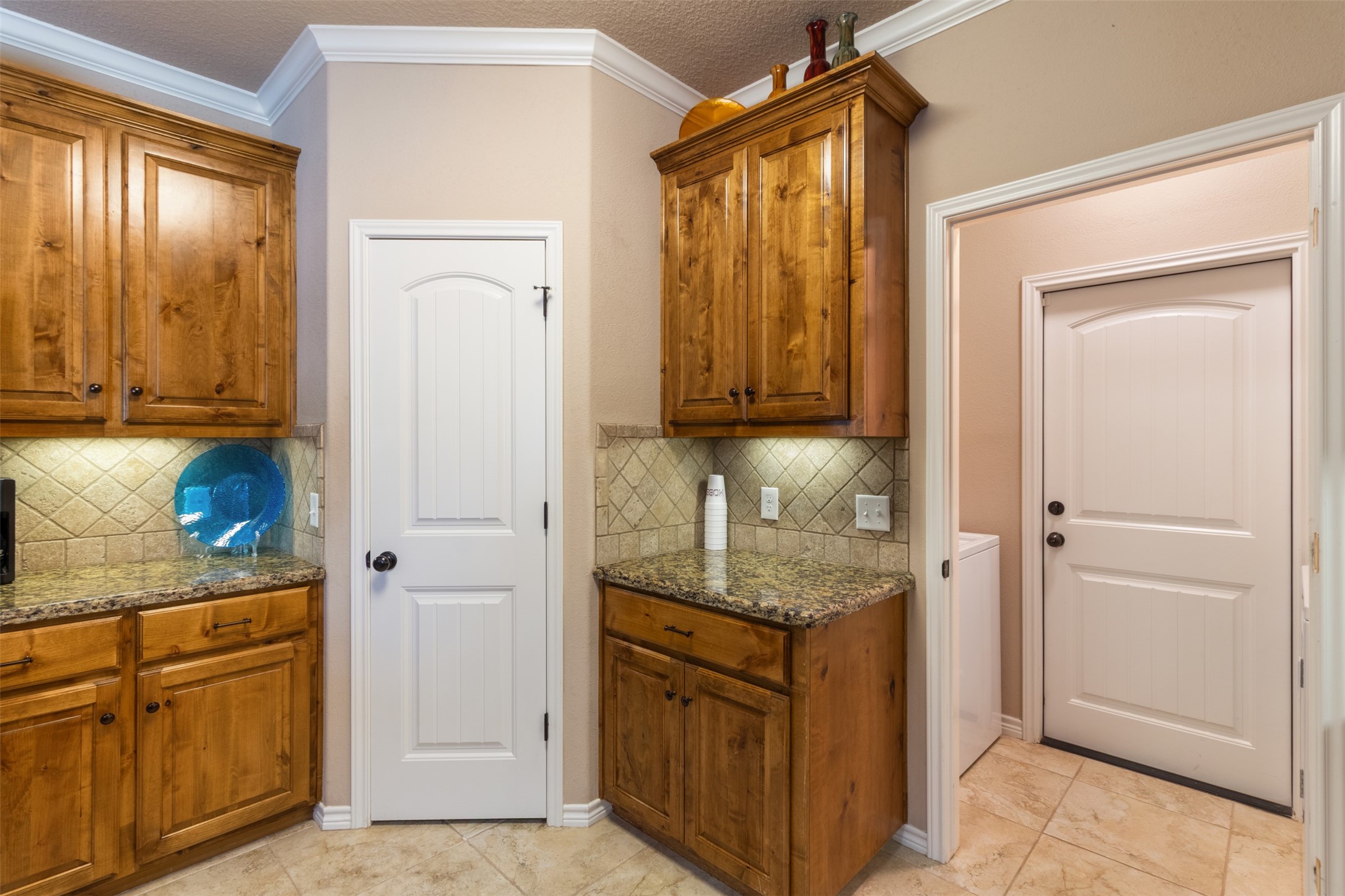 3813 Silverthorne Lane Property Photo 10