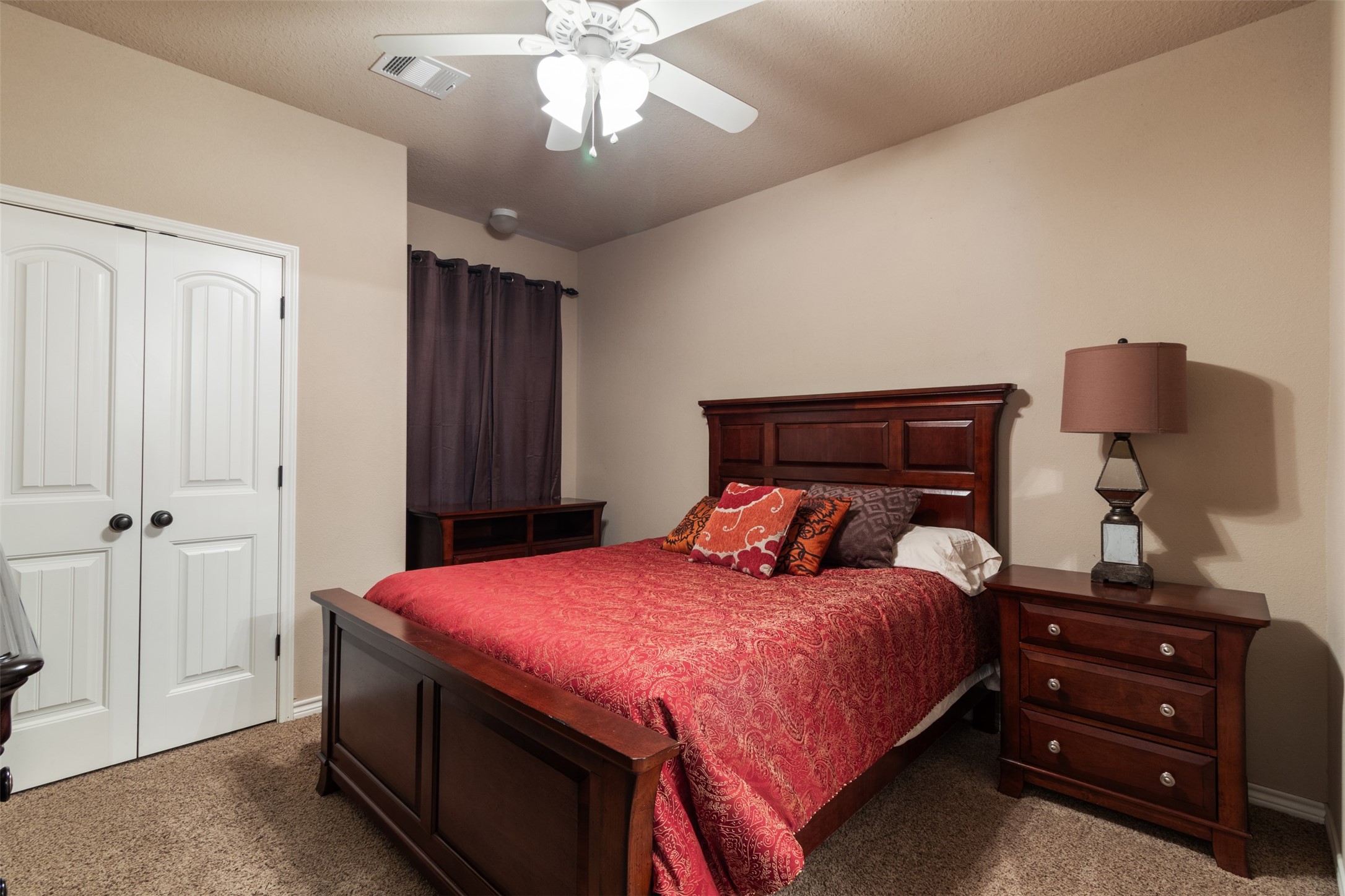 3813 Silverthorne Lane Property Photo 13