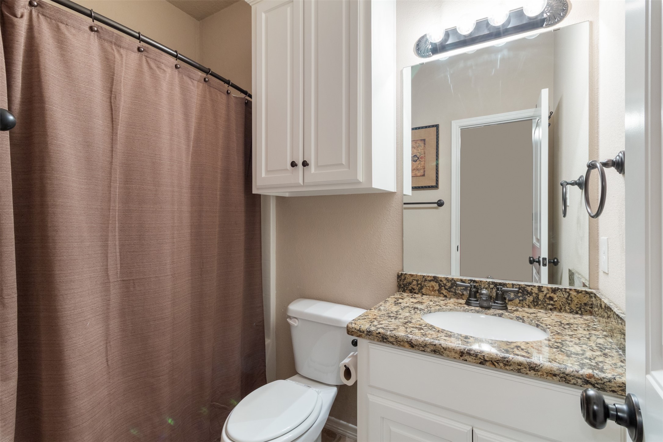 3813 Silverthorne Lane Property Photo 14