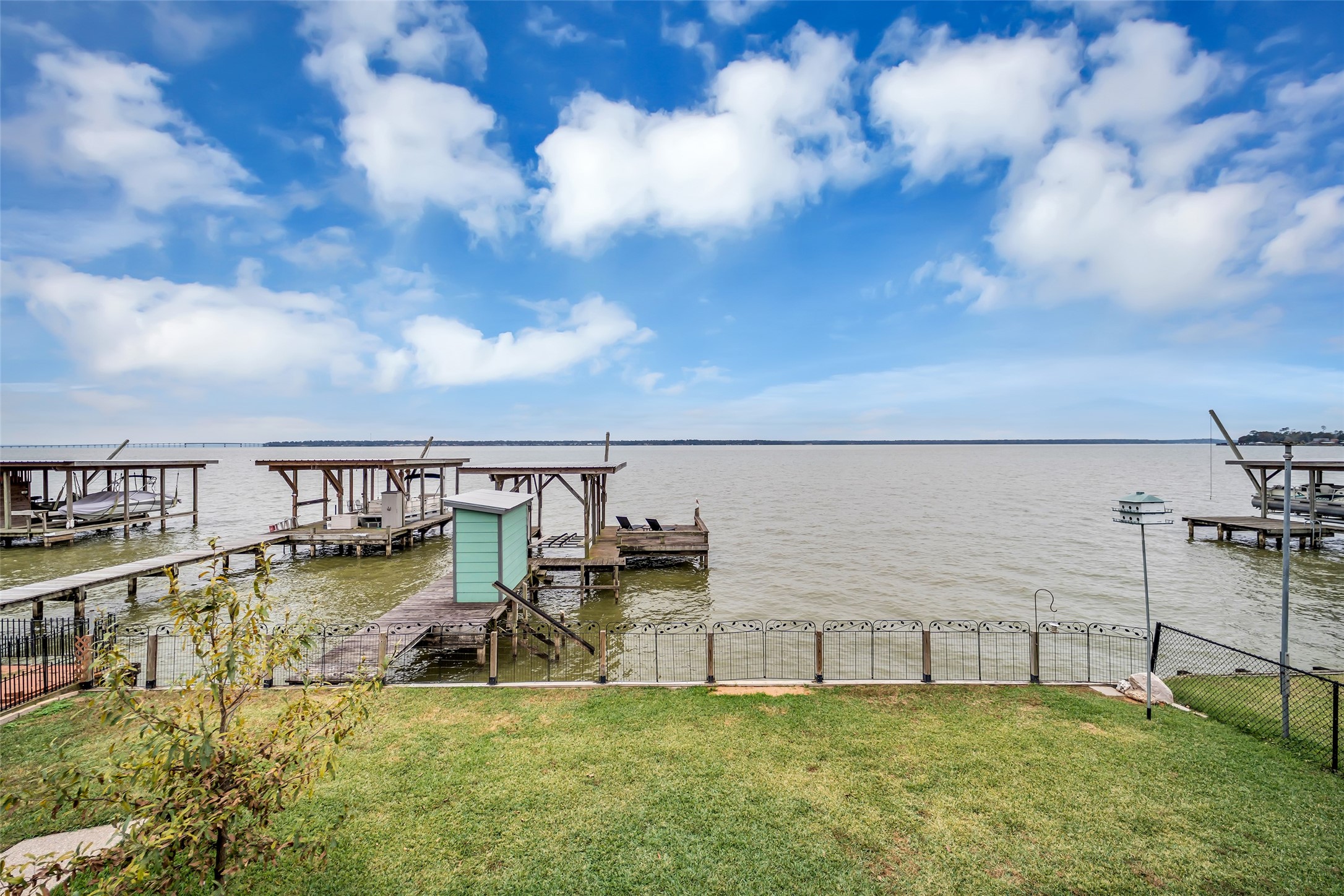 308 Lakeshore S Property Photo 29