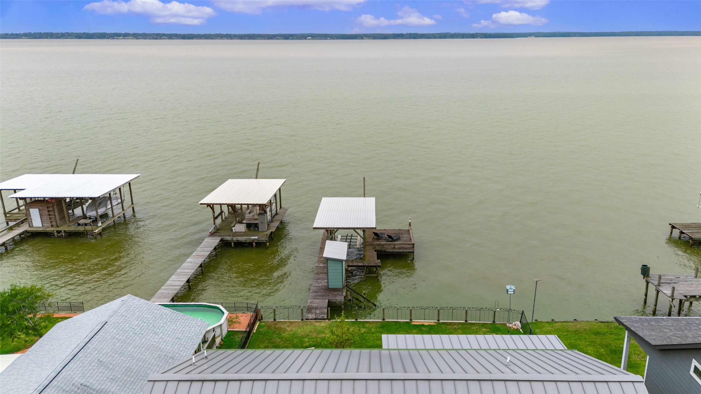 308 Lakeshore S Property Photo 38