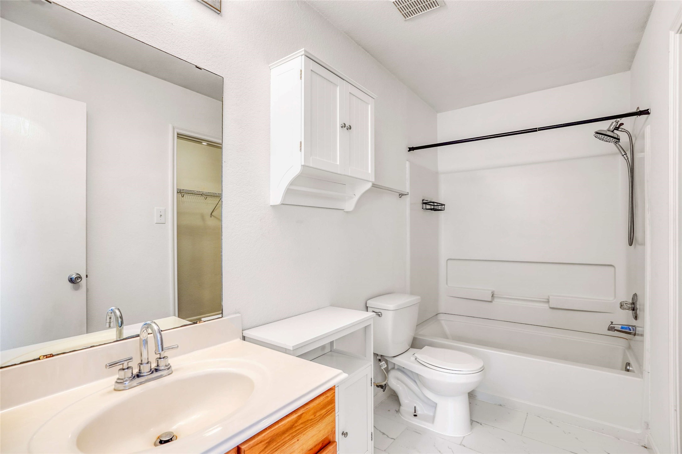 19039 Remington Park Drive Property Photo 13
