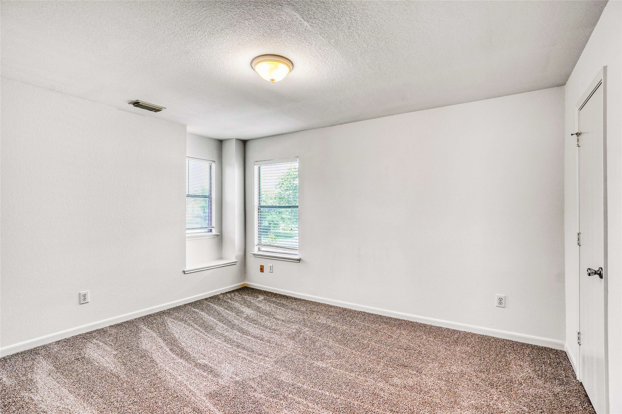 19039 Remington Park Drive Property Photo 19