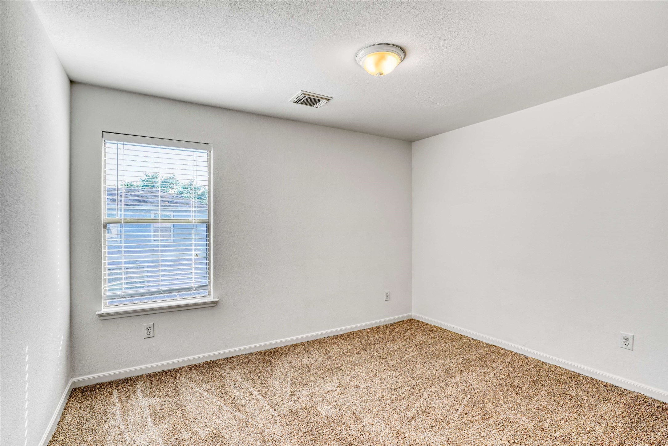 19039 Remington Park Drive Property Photo 20