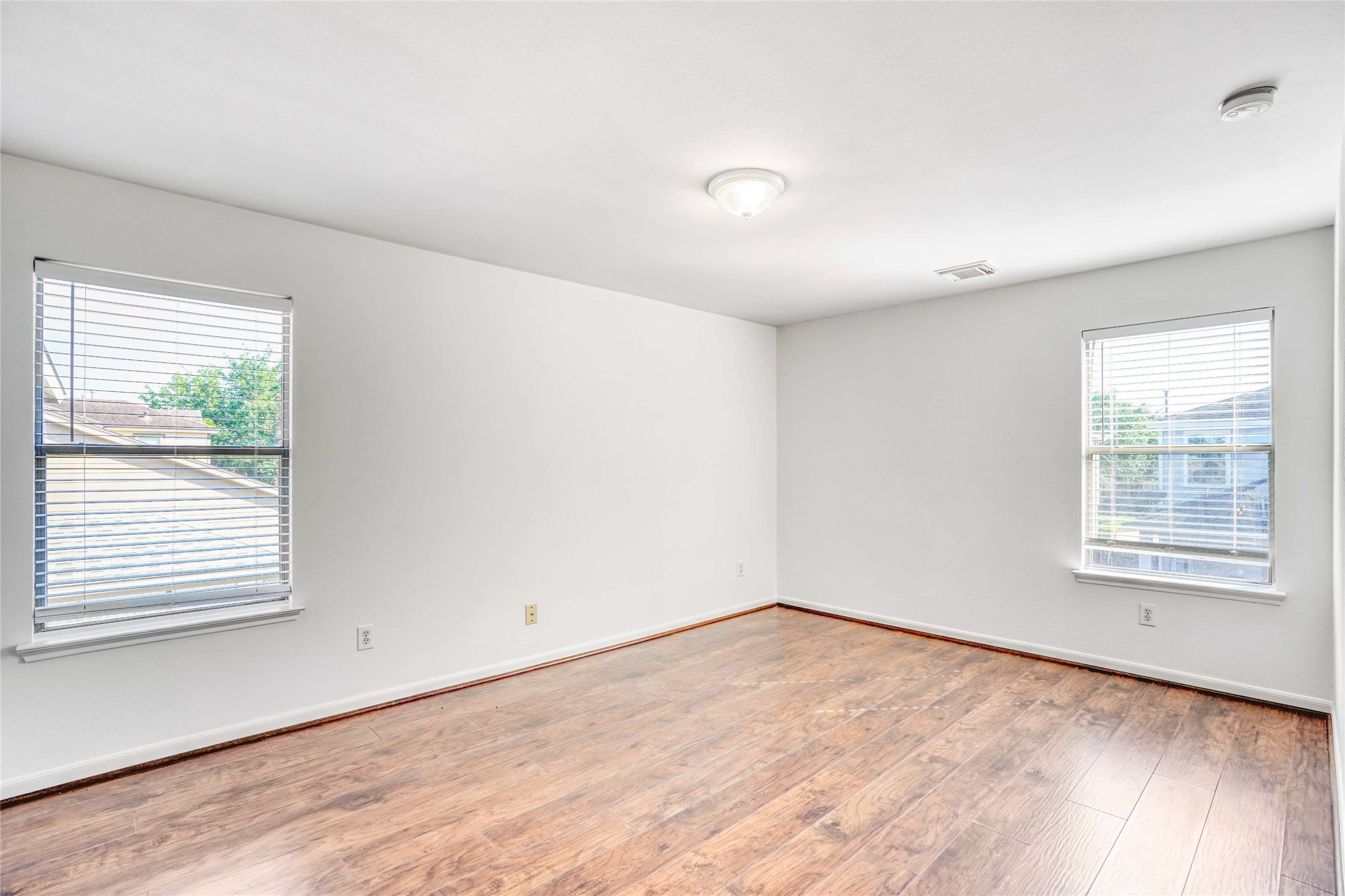 19039 Remington Park Drive Property Photo 21