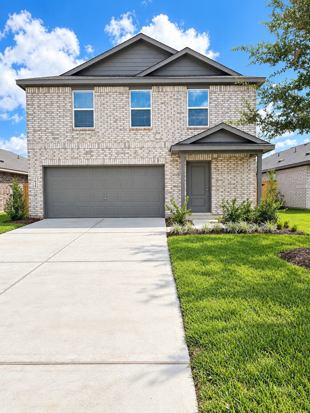 1639 Windrose Bend Property Photo 1