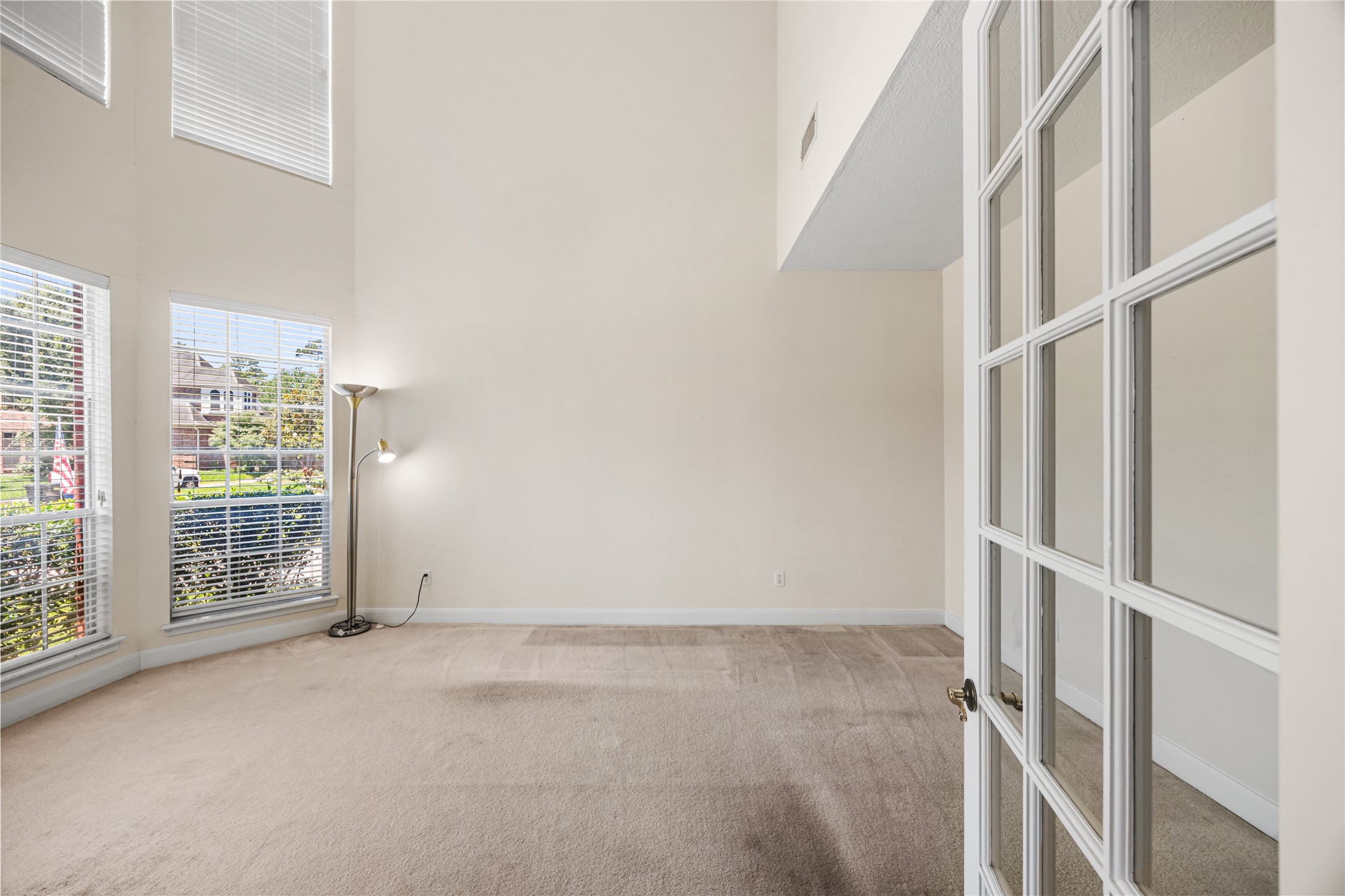 17210 Silverthorne Lane Property Photo 8
