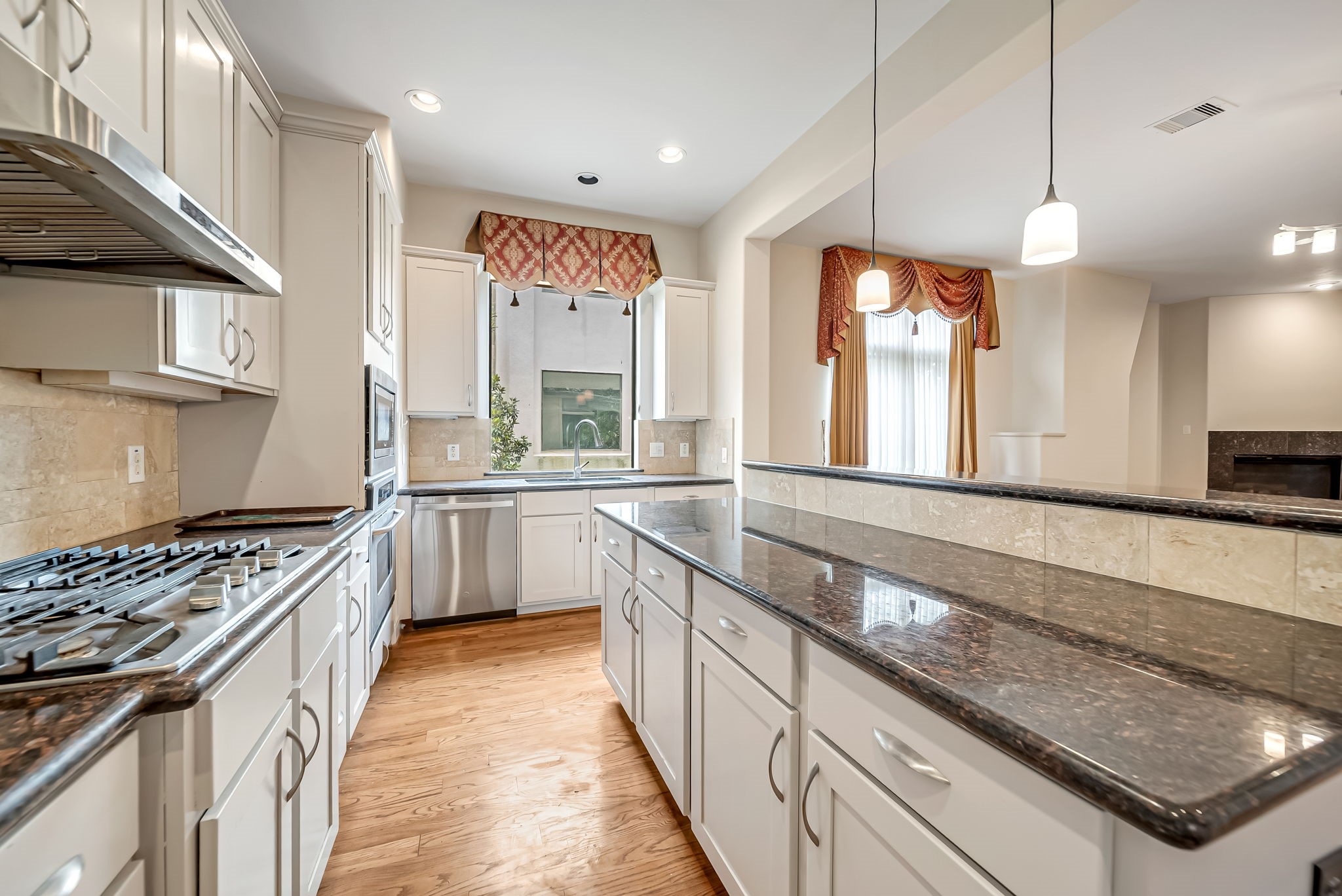 1914 Woodbury Street Property Photo 8
