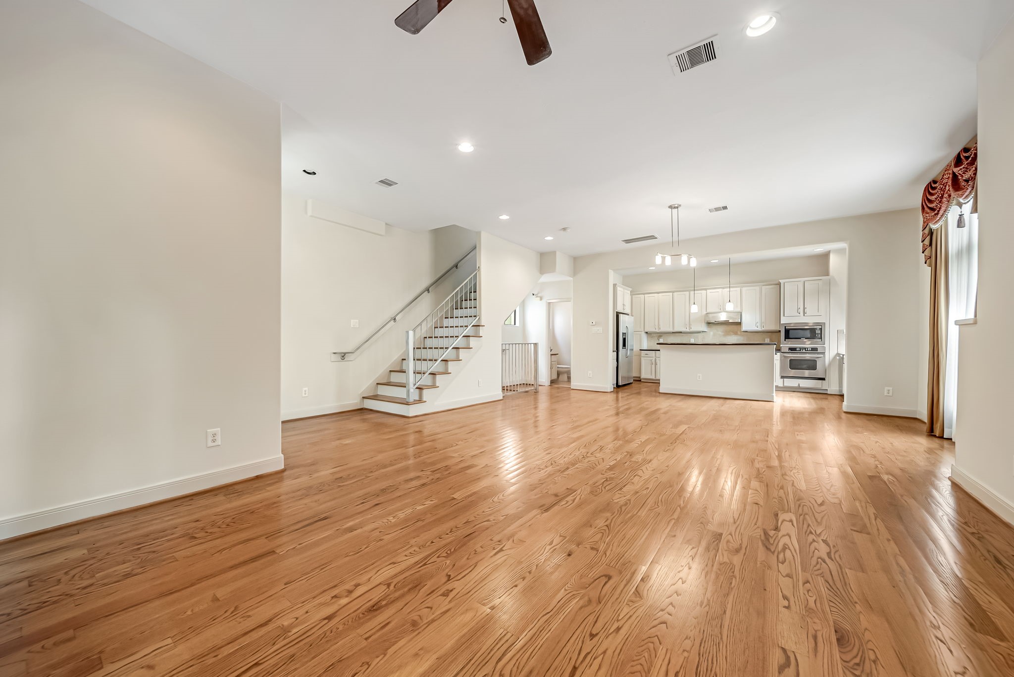 1914 Woodbury Street Property Photo 9
