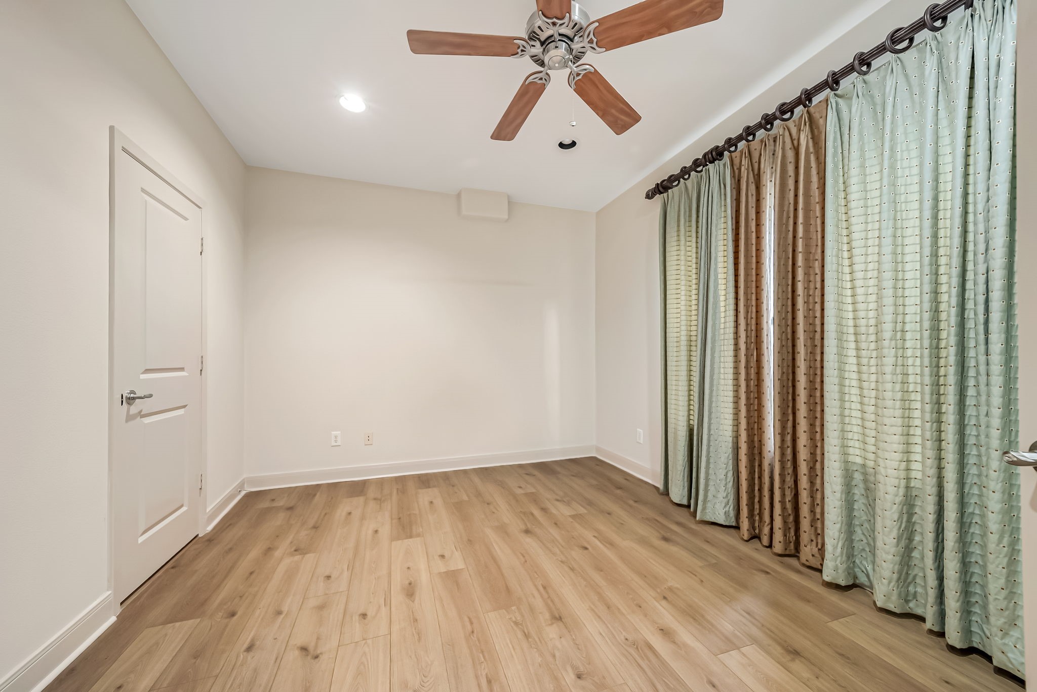 1914 Woodbury Street Property Photo 18