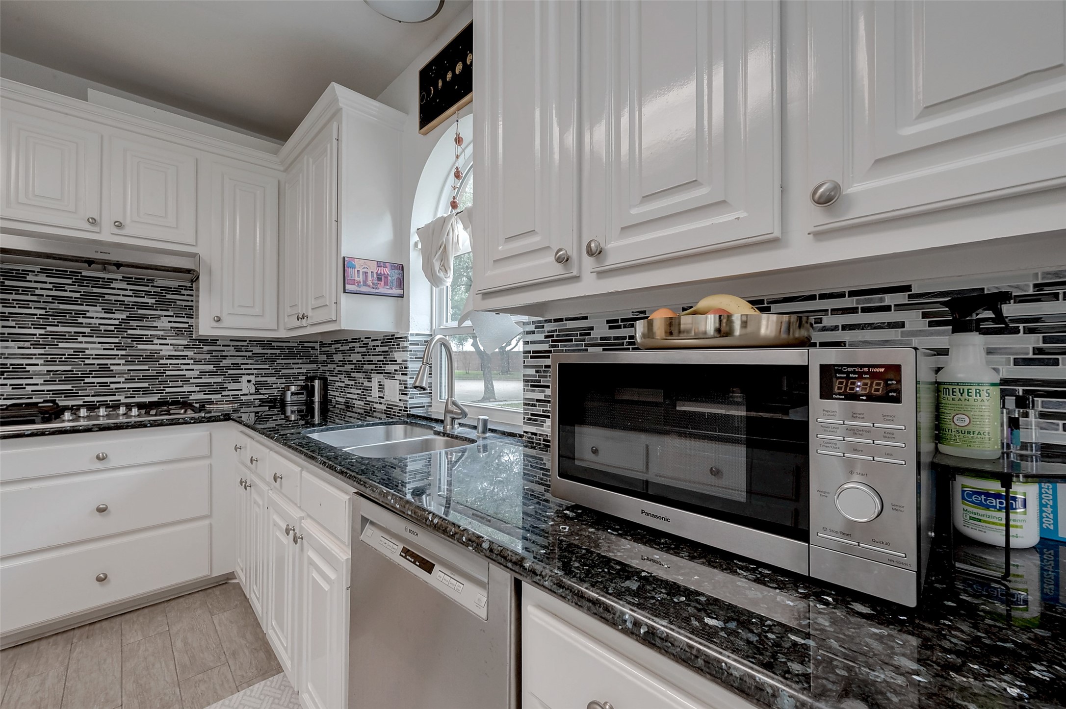 4706 April Meadow Way Property Photo 17