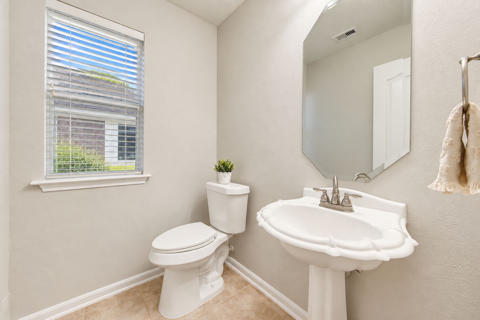 4719 Waterhaven Lane Property Photo 8