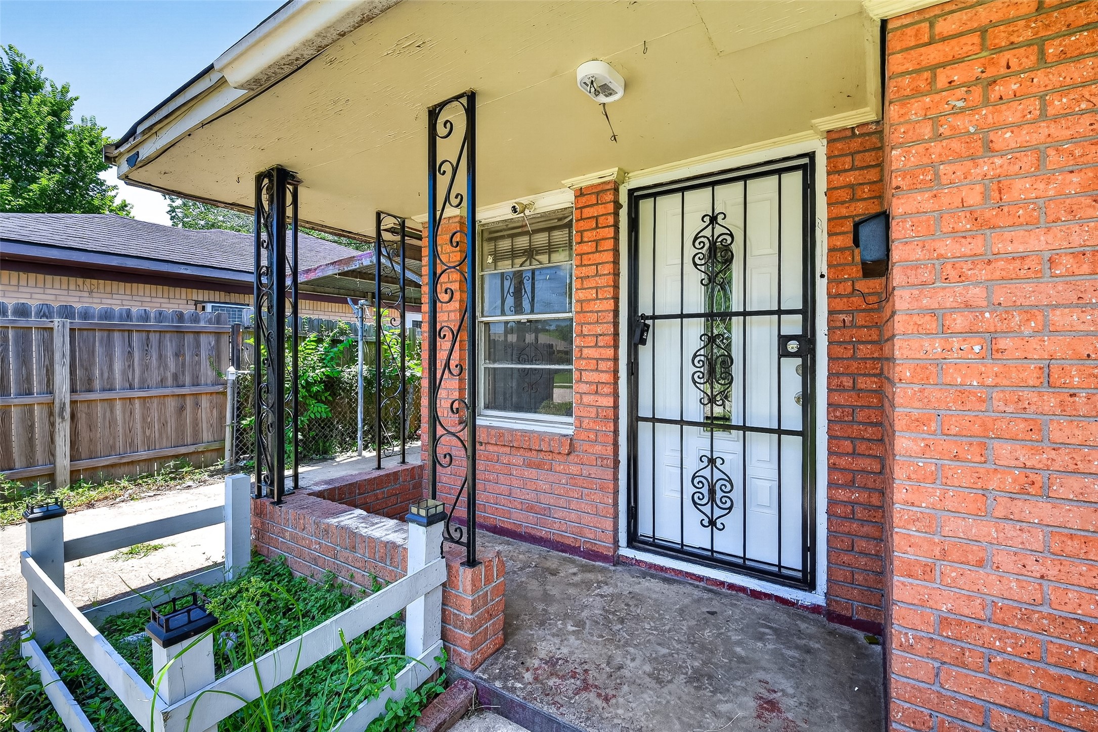 3918 Tavenor Lane Property Photo 4