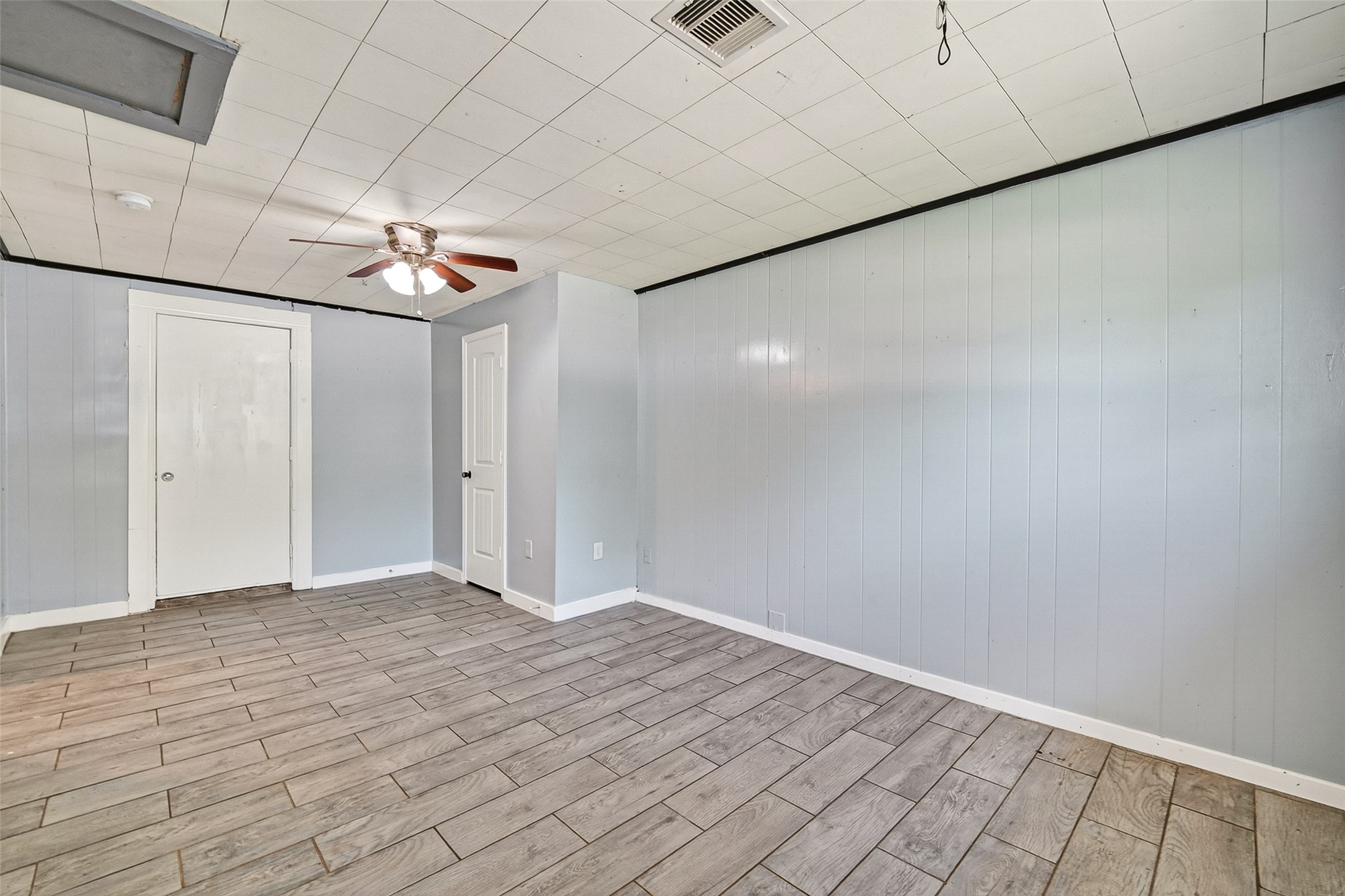 3918 Tavenor Lane Property Photo 16