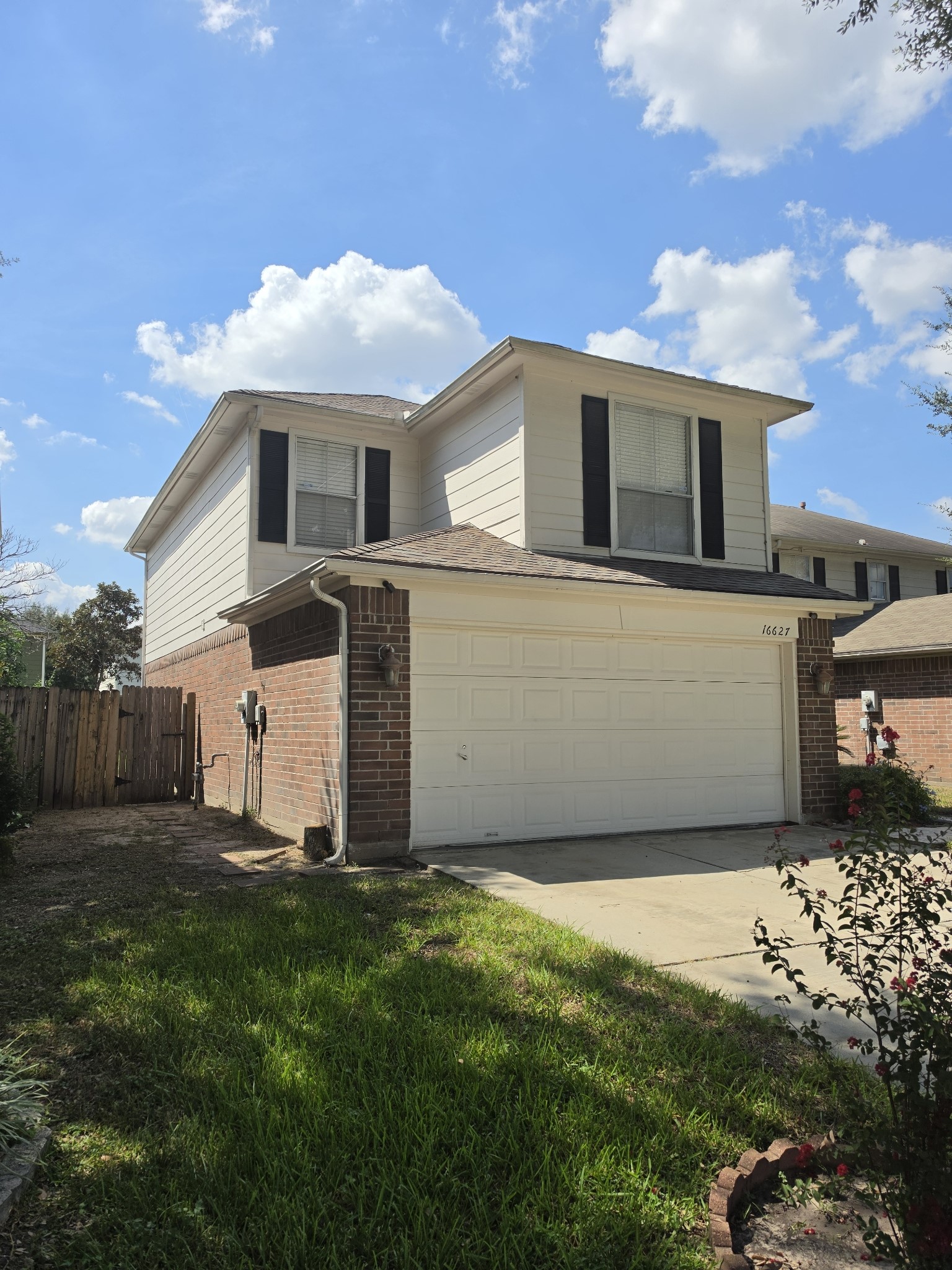 16627 Vista Oak Drive Property Photo 1