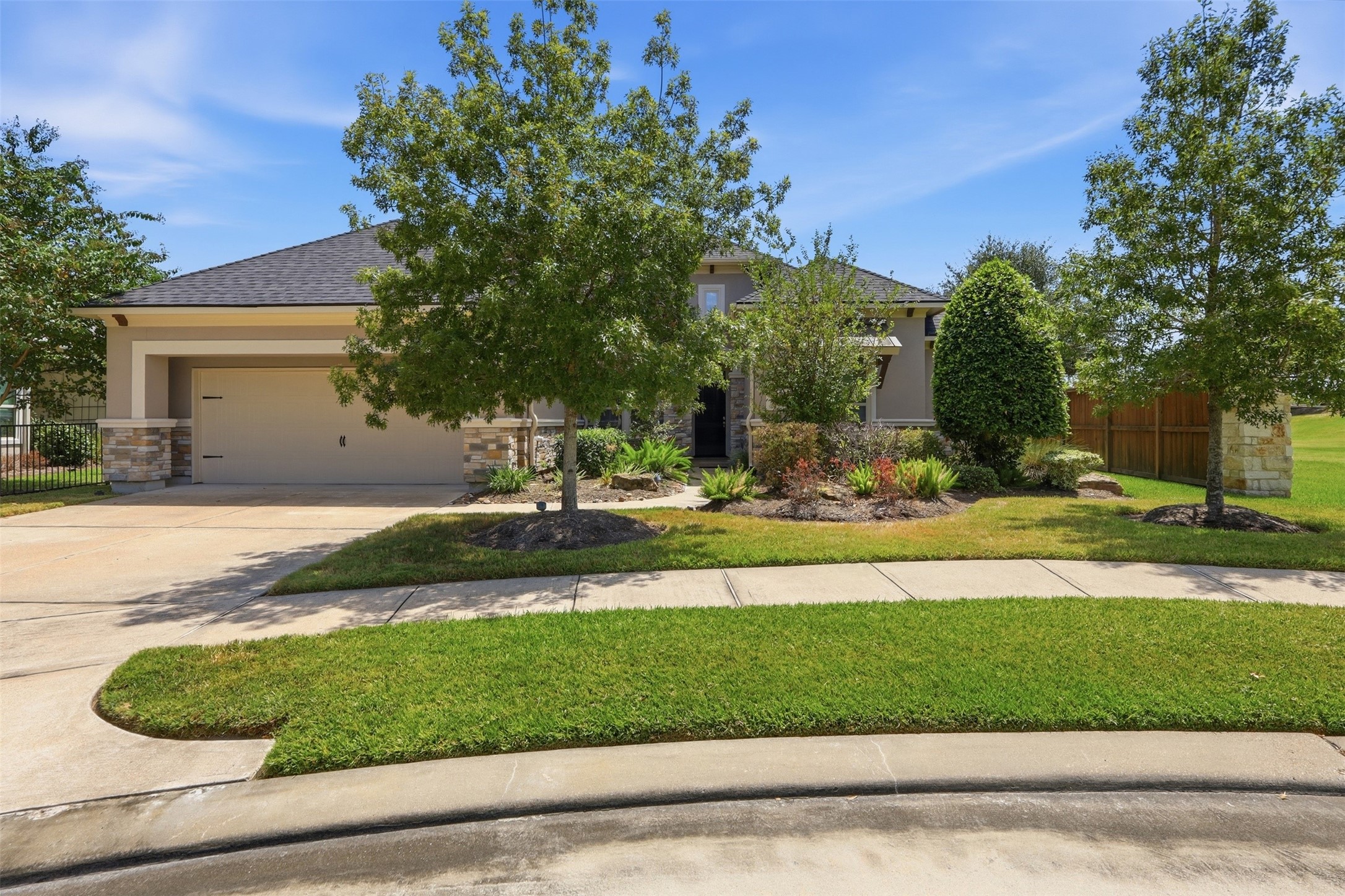 9806 Reflection Point Drive Property Photo 1