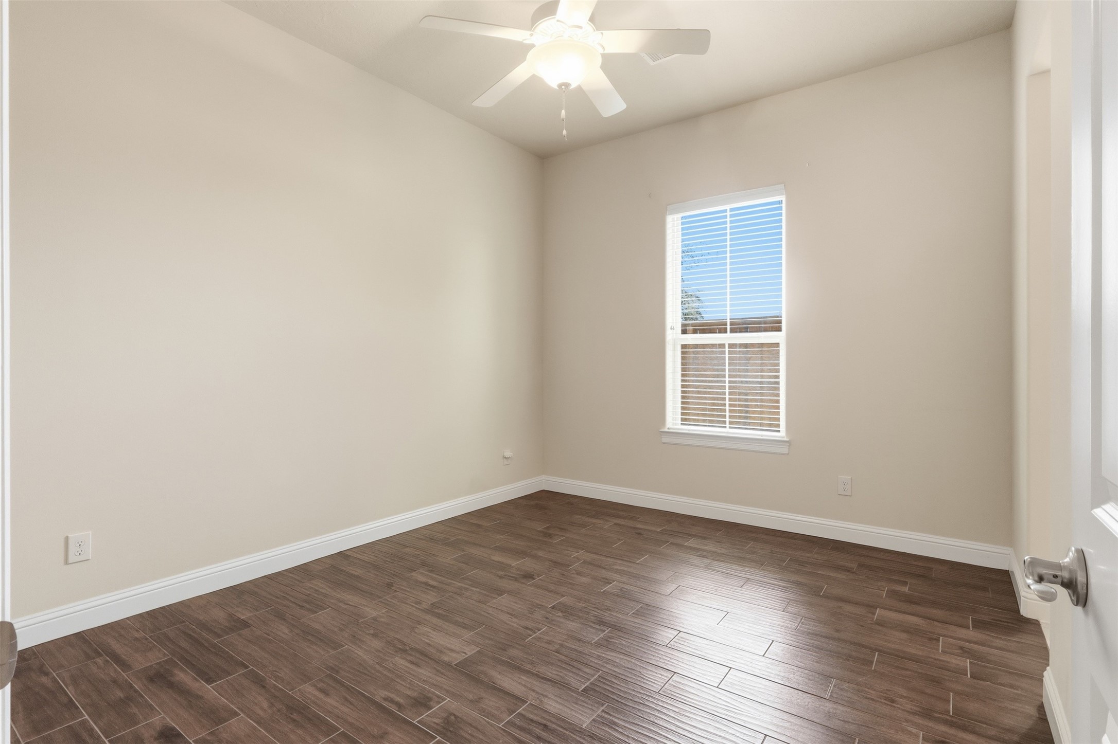 9806 Reflection Point Drive Property Photo 7