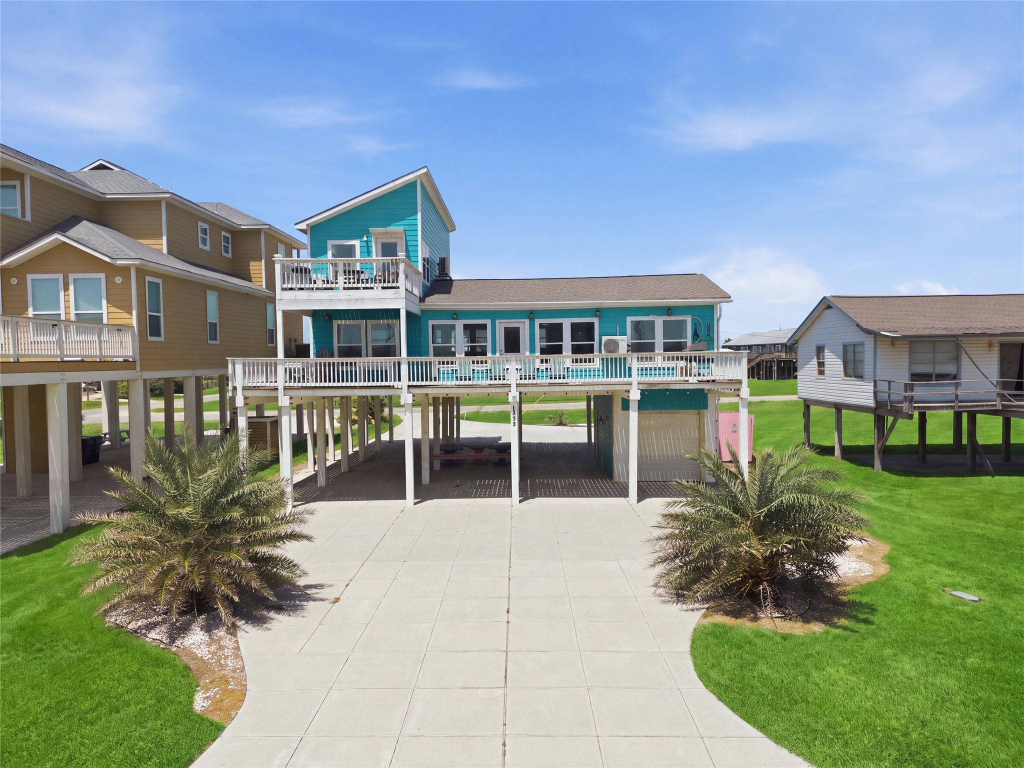 1014 Seashell Drive Property Photo 1