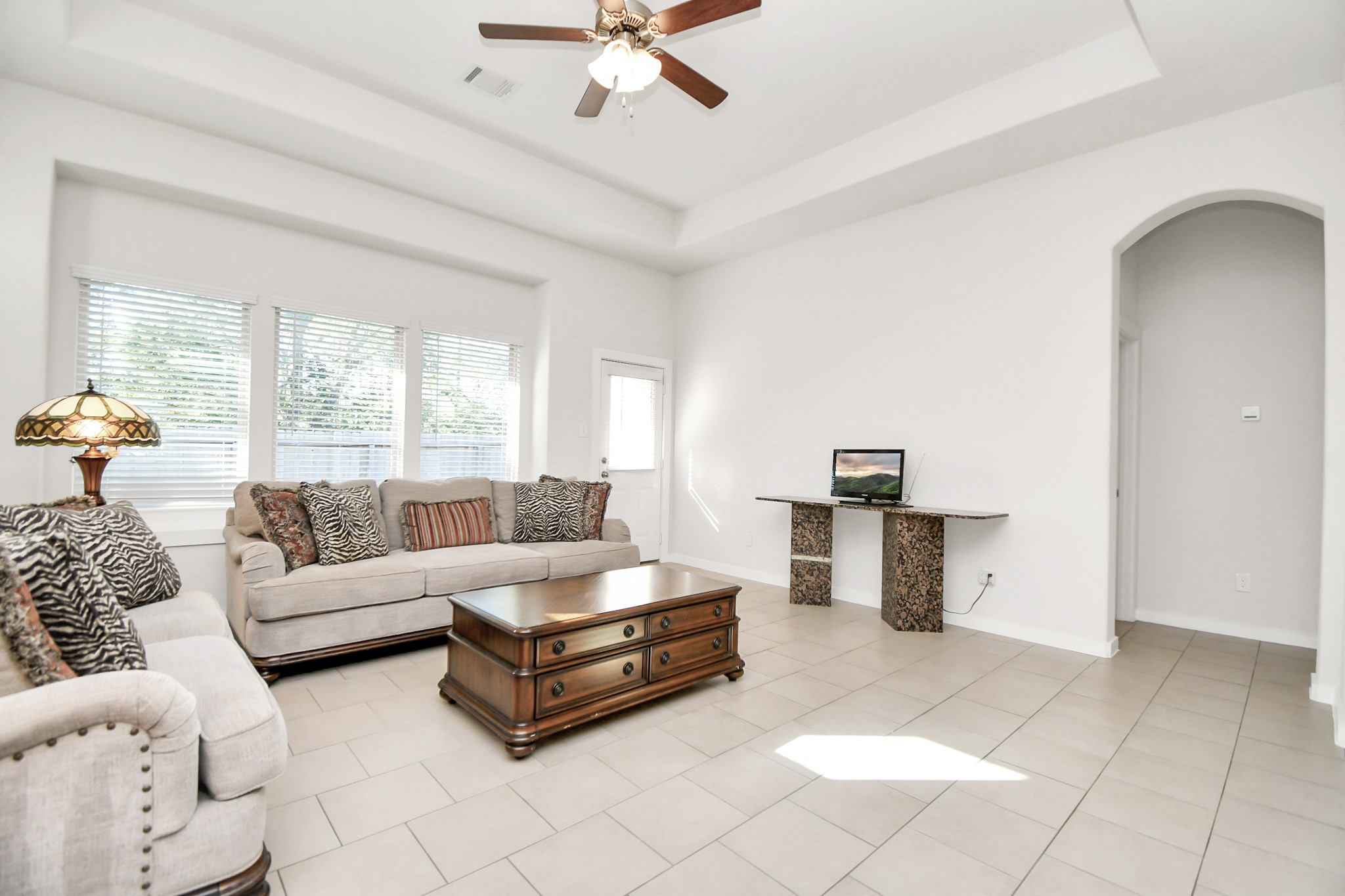 6822 Spring Vale Drive Property Photo 5