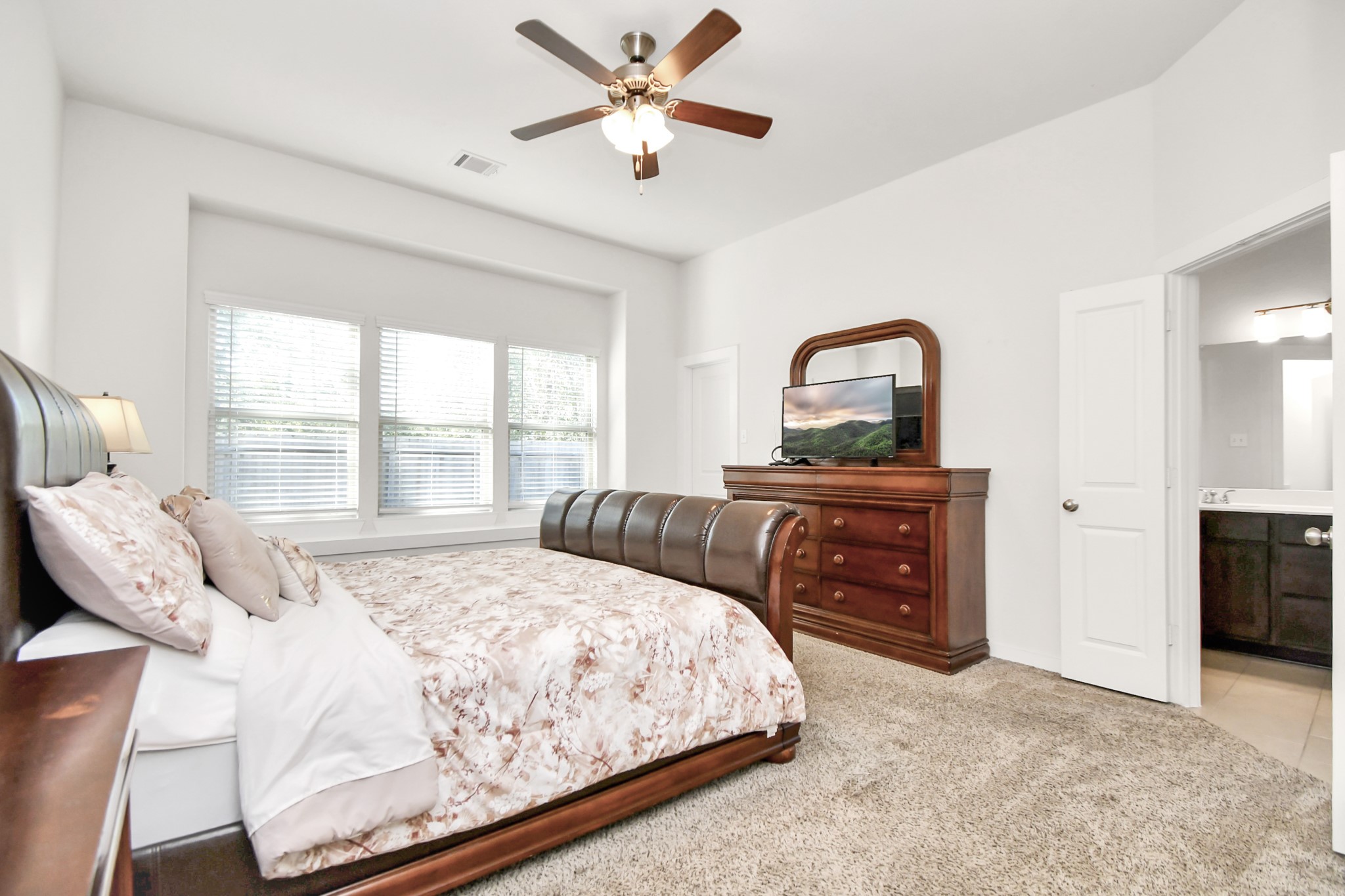 6822 Spring Vale Drive Property Photo 16